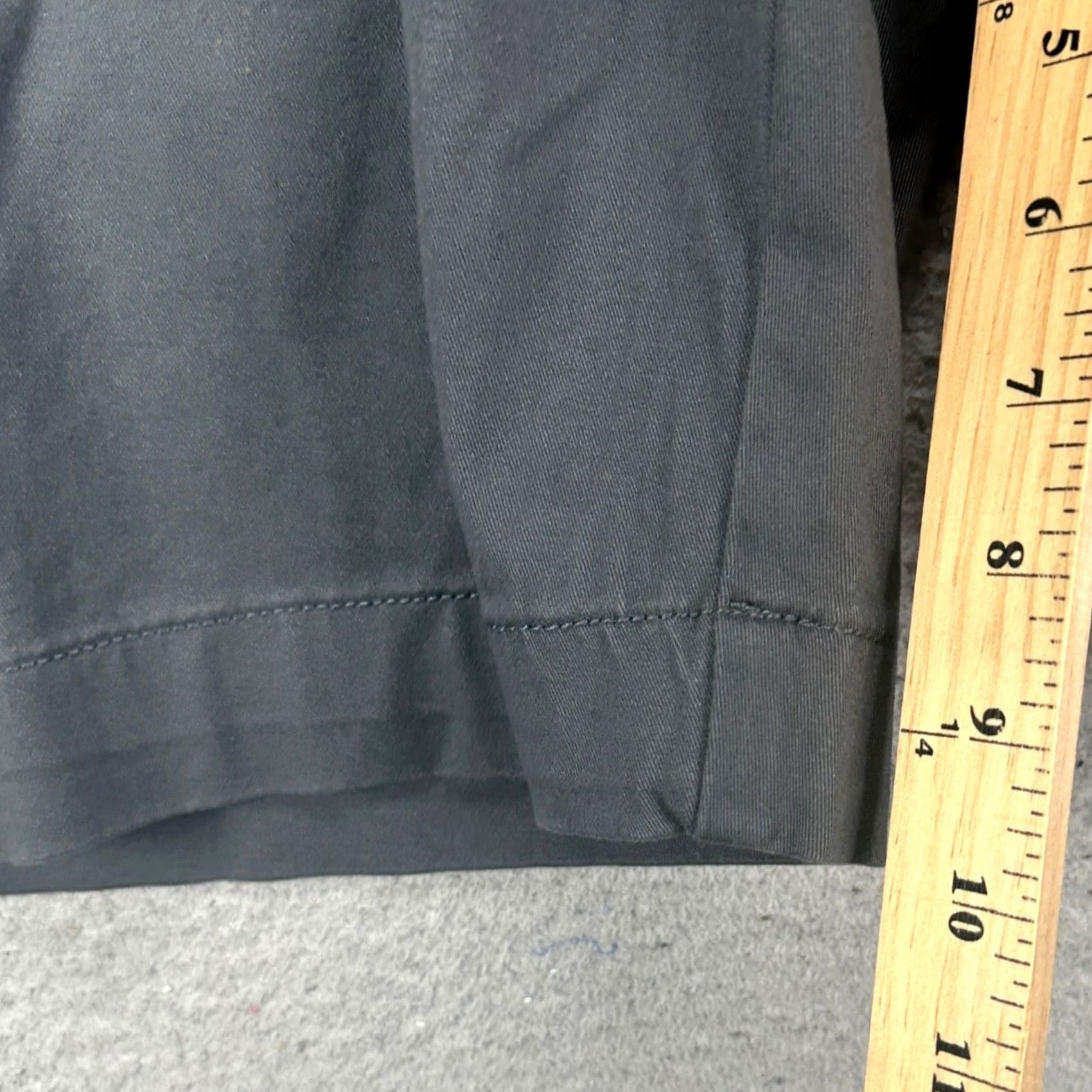 Vintage St Johns Bay Mens 48X10 Big Classic Fit Cargo Shorts Gray Flat Front Pocket Mens Big & Tall Casual Workwear Size US 32 / EU 48 - 7 Thumbnail