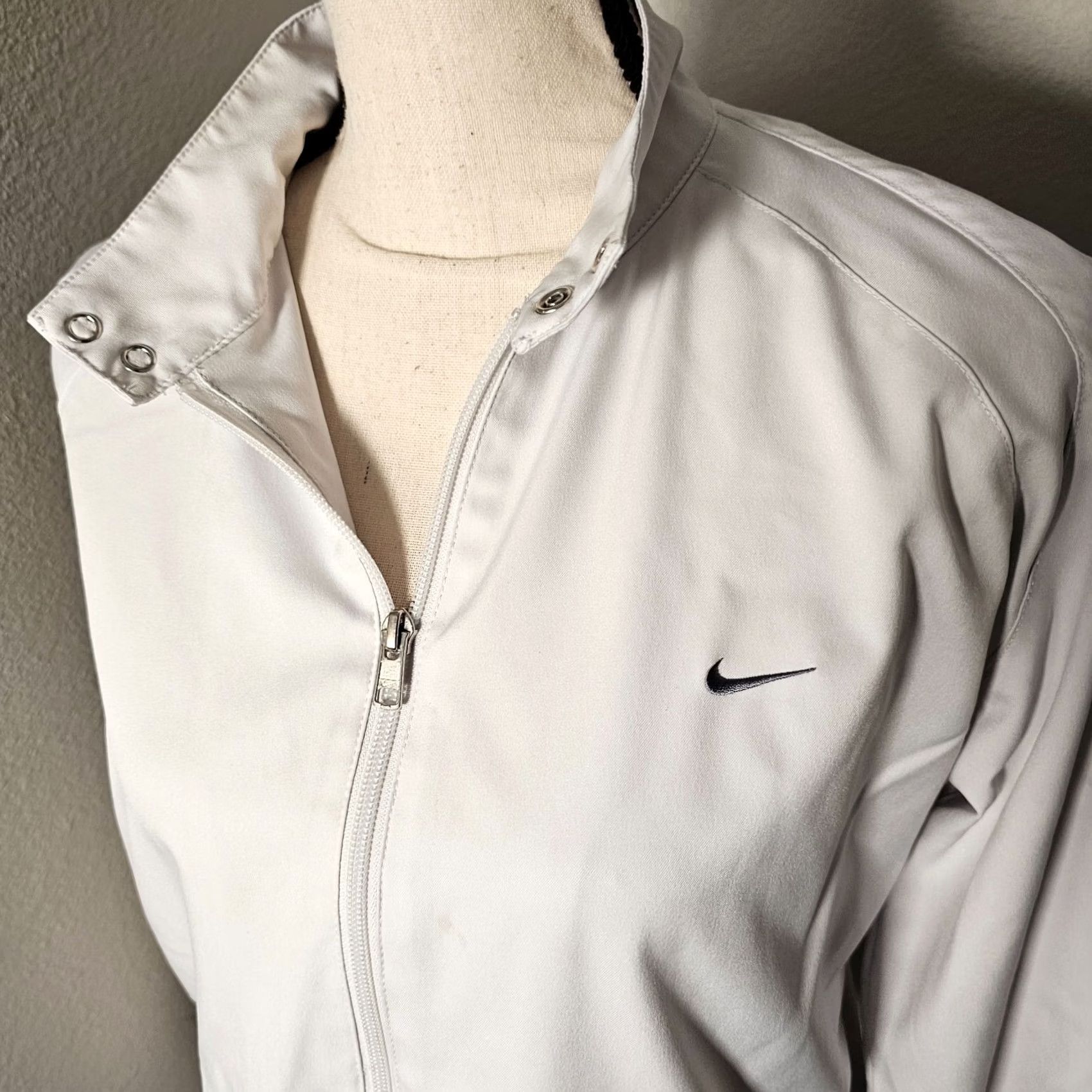Nike VINTAGE Nike Womens Track Jacket White Large Nylon? No, Polyester The Athletic Dept. 90s Full Zip Womens Jacket Size L / US 10 / IT 46 - 5 Thumbnail