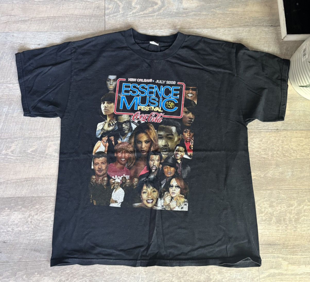 Vintage 2009 Essence of Music Fest Rap tee Size US XL / EU 56 / 4 - 1 Thumbnail