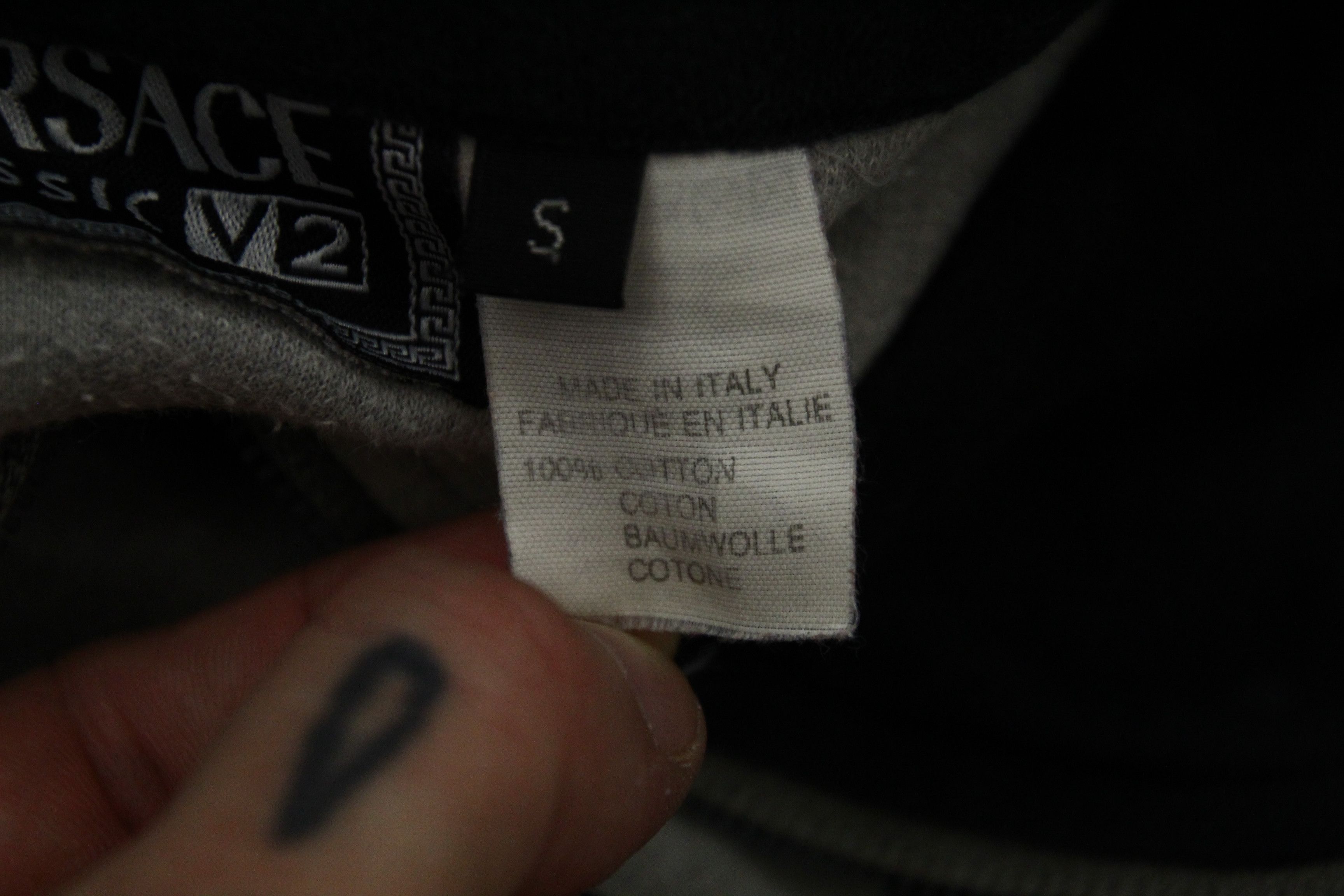 Versace VTG Versace Classic V2 ITALIA big logo baggy sweatshirt Size US S / EU 44-46 / 1 - 8 Thumbnail