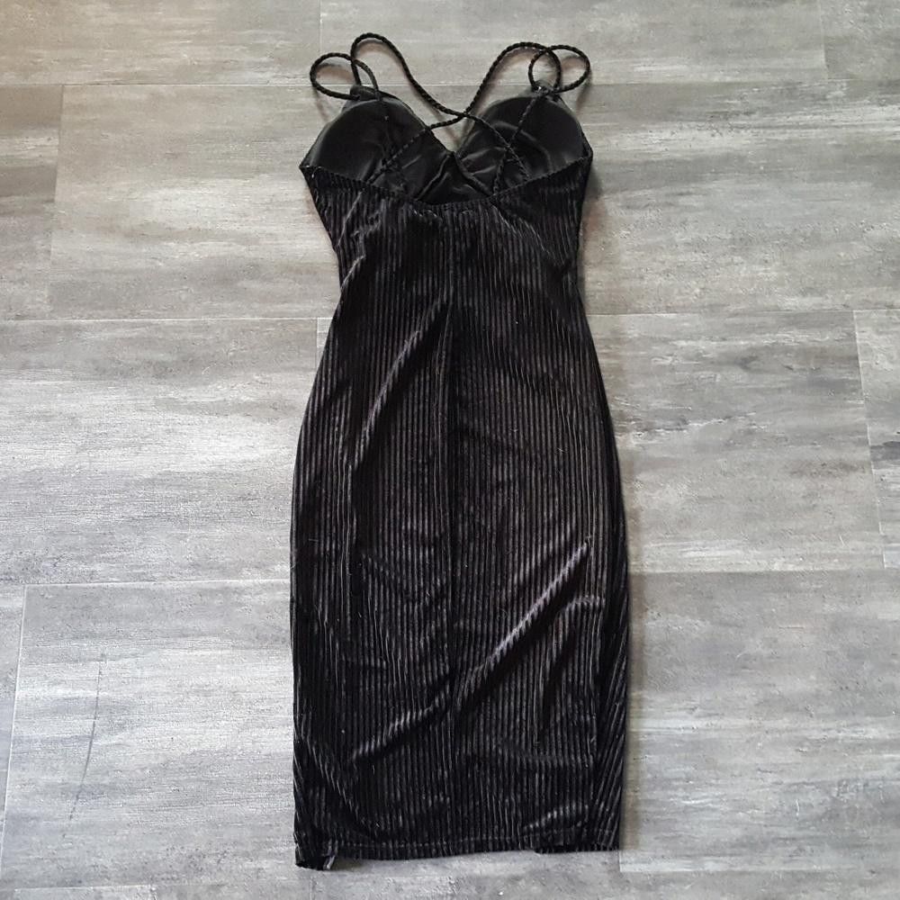 Fashion Nova Black Velvet Fashion Nova Ribbed Midi Size S / US 4 / IT 40 - 2 Thumbnail