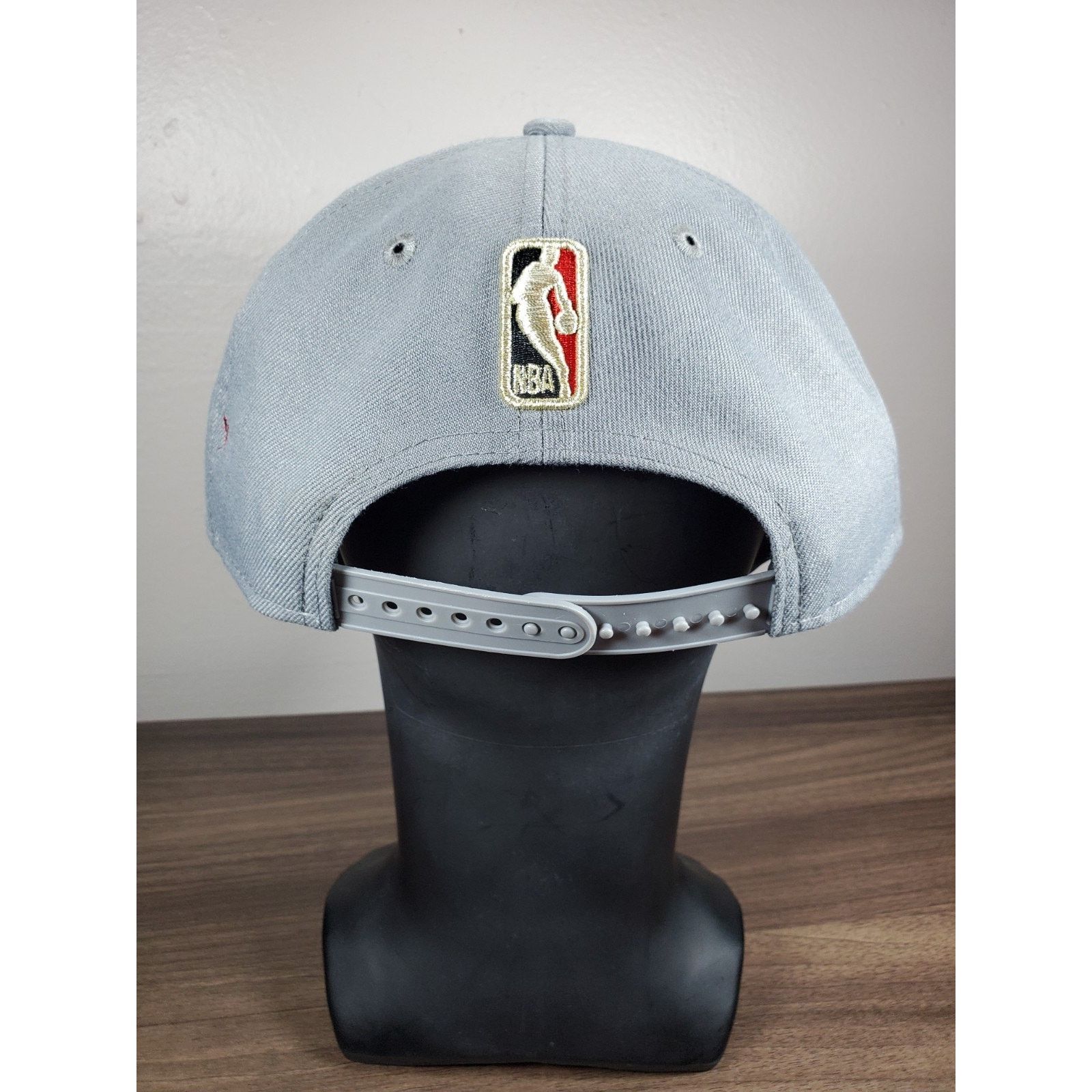 NBA × New Era Chicago Bulls Grey New Era 9Fifty Snapback Hat Cap Red Gold Size ONE SIZE - 7 Thumbnail