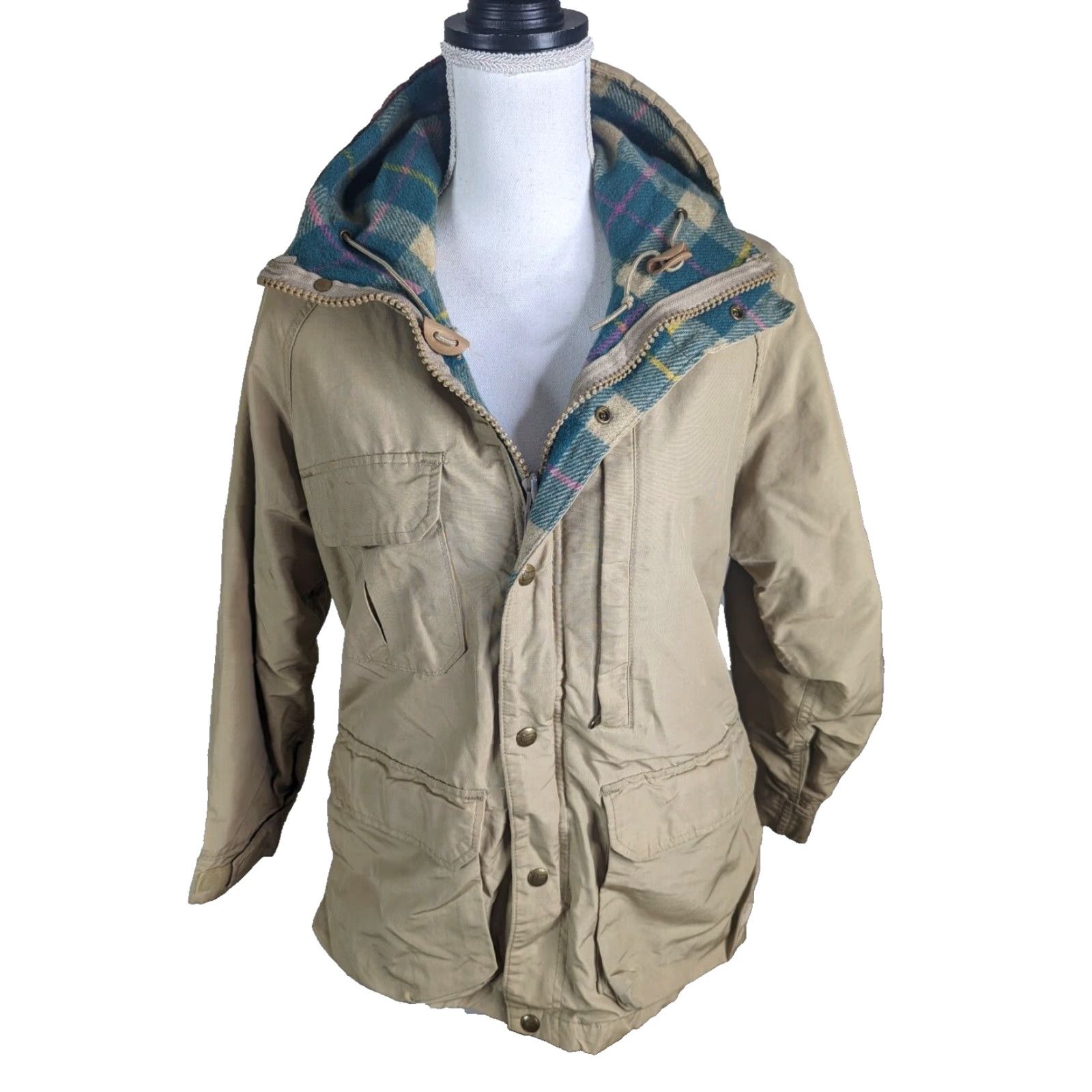 Vintage VINTAGE Woolrich Wool Flannel Lined Jacket Women’s Medium Beige Coat USA Made Size M / US 6-8 / IT 42-44 - 2 Thumbnail