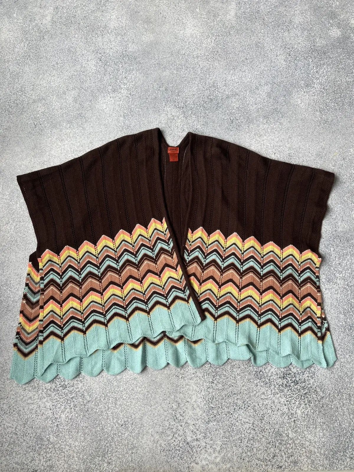 Designer × Missoni × Vintage Vintage women’s zig zag fringed Missoni poncho Size M / US 6-8 / IT 42-44 - 2 Thumbnail