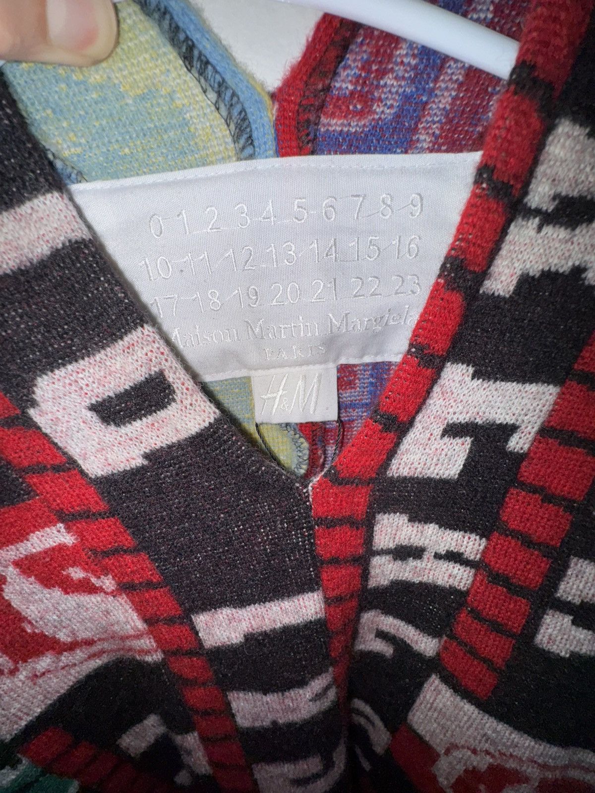 H&M × Maison Margiela Maison Margiela x H&M reconstructed knit sweater Size US M / EU 48-50 / 2 - 2 Thumbnail