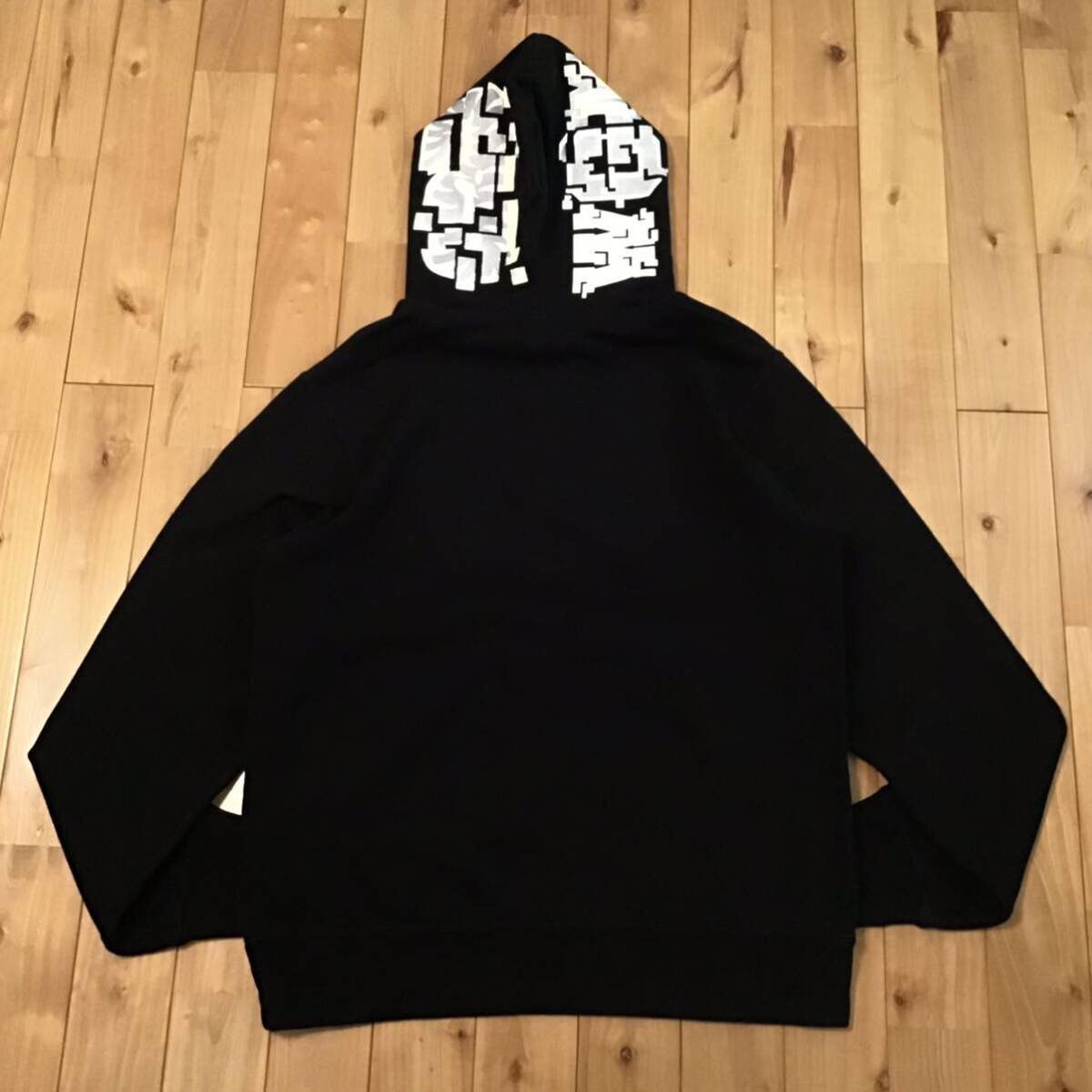 Bape 💫Glow in the dark💫 BAPE DIGITAL SHARK FULL ZIP HOODIE APE Size US XL / EU 56 / 4 - 3 Thumbnail