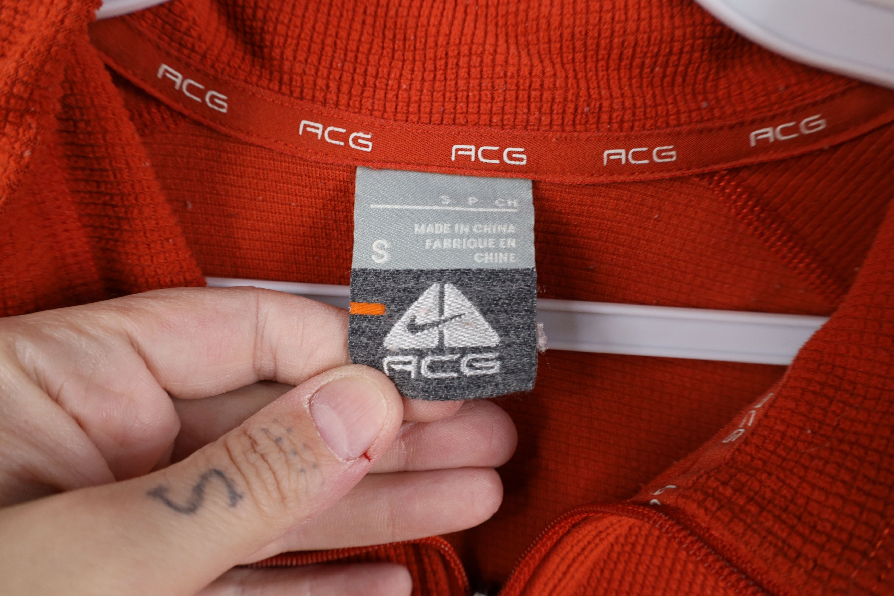 Nike Vintage Nike ACG Mini Swoosh Thermal Fleece Sweater Orange Size US S / EU 44-46 / 1 - 6 Thumbnail