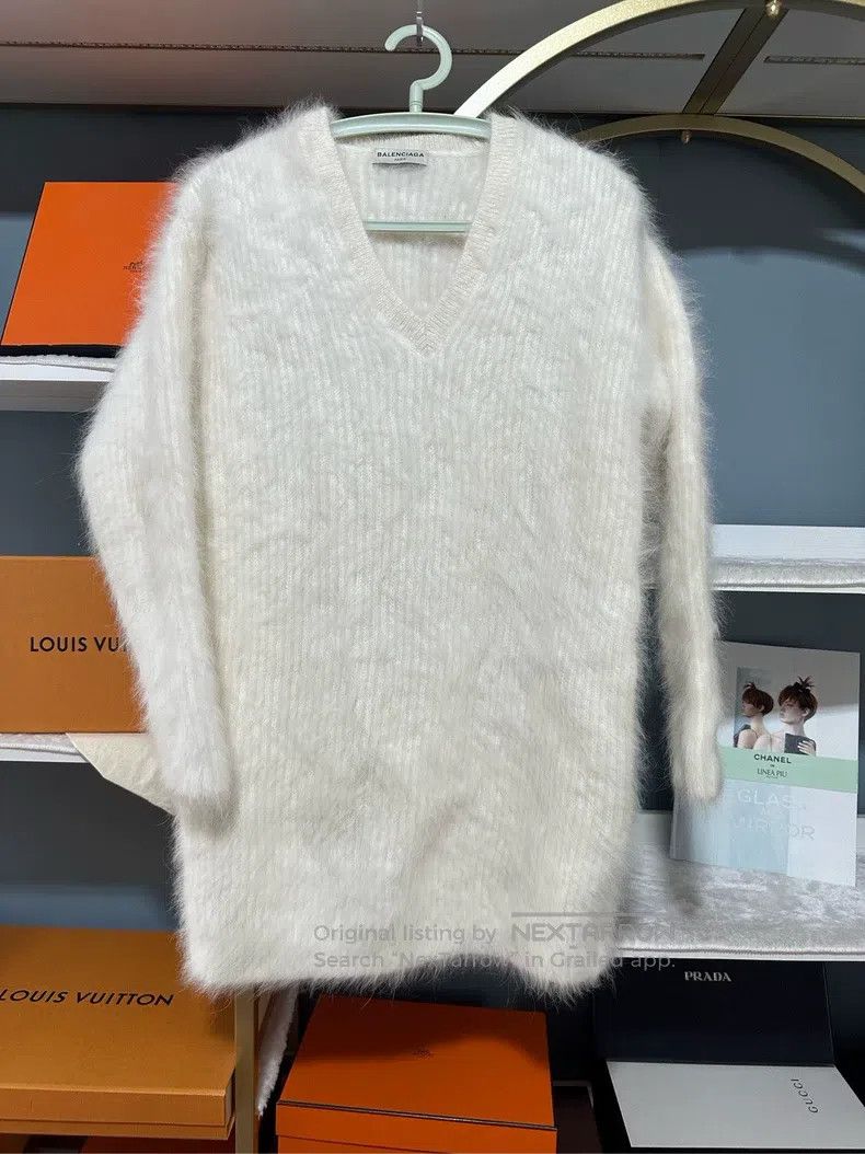 Balenciaga Balenciaga White Wool Cashmere Sweater Size XS / US 0-2 / IT 36-38 - 1 Thumbnail