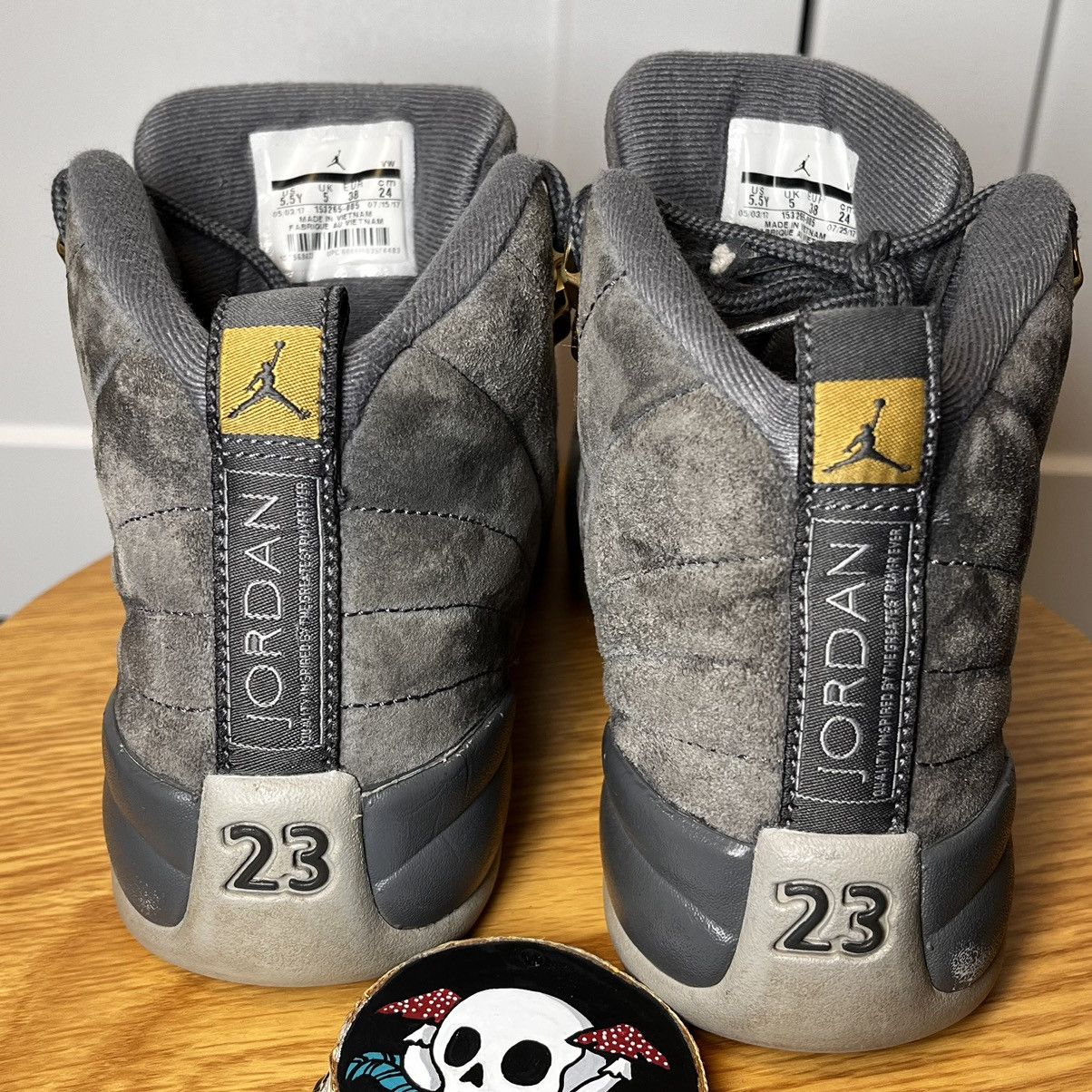 Jordan Brand •CLEAN• Jordan 12 Retro GS Dark Grey 5.5Y/7W Size US 7 / IT 37 - 3 Thumbnail