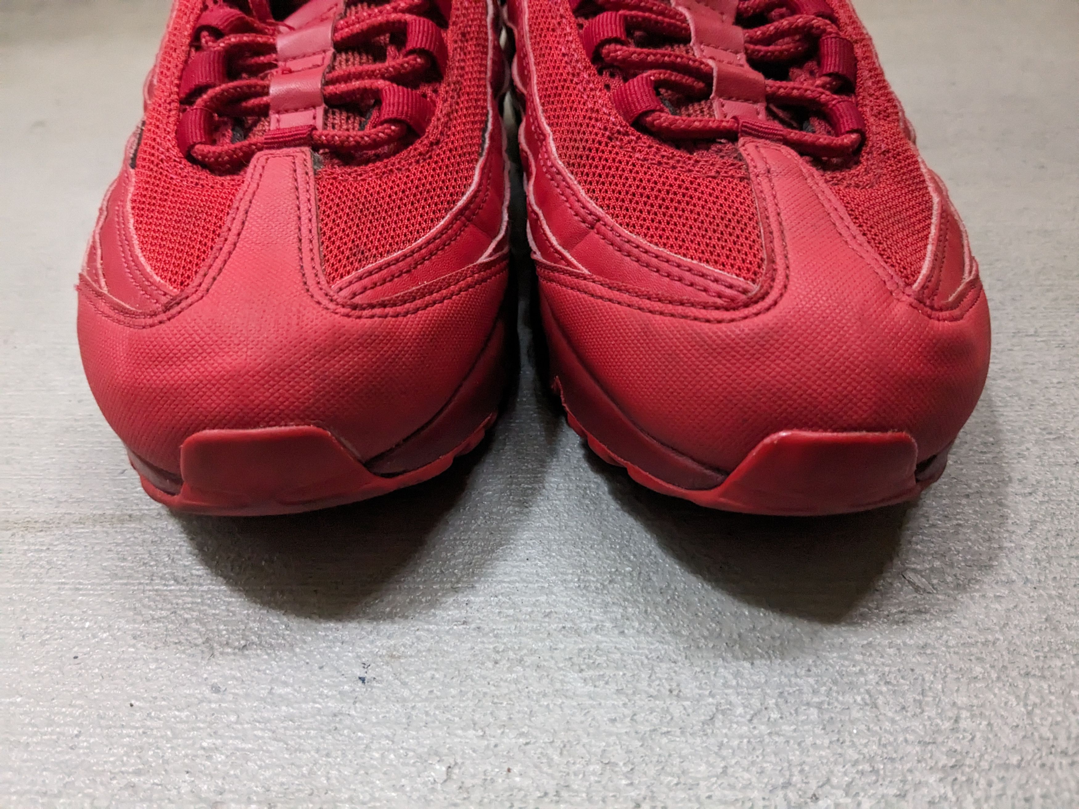Nike Nike Air Max 95 Triple Red Size 8 CQ9969-600 2019 Size US 8 / EU 41 - 2 Thumbnail