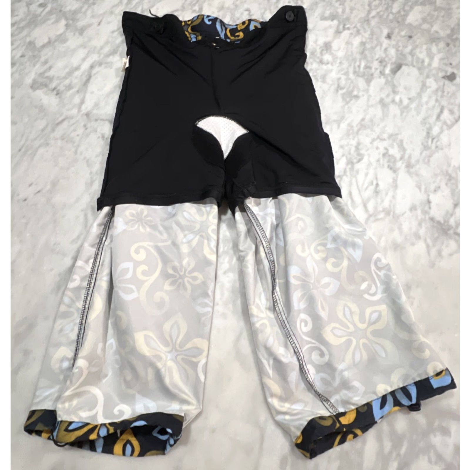 Prana Prana Padded Bicycle Capri Shorts Women’s XL Floral Pockets W30 L20 USA Capris Shorts Cycling Floral Multicolor Women XL USA Size 40" / US 18 - 7 Thumbnail
