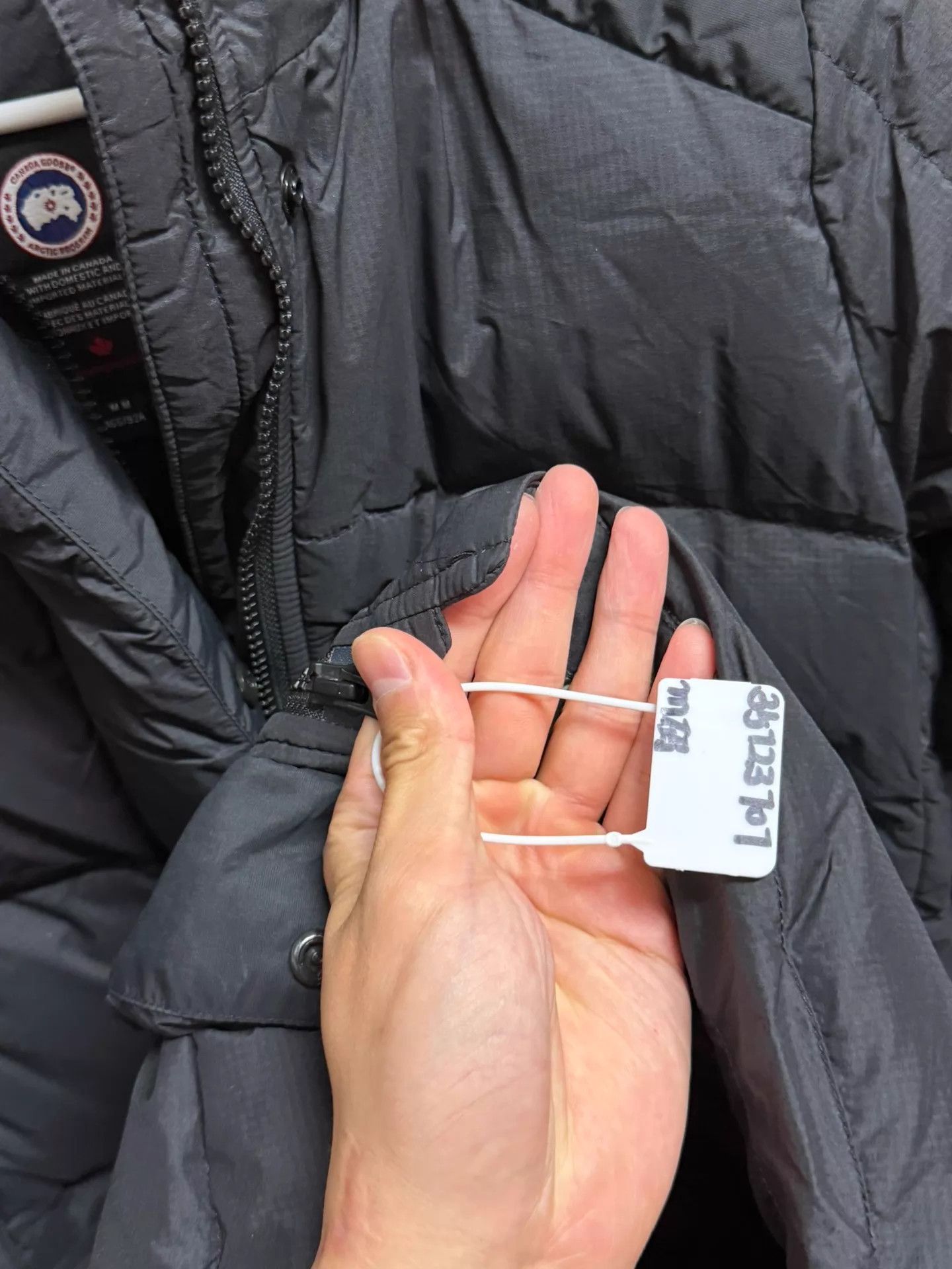 Canada Goose Canada Goose Allison M Black Warm Soft Fitted Size M / US 6-8 / IT 42-44 - 4 Thumbnail