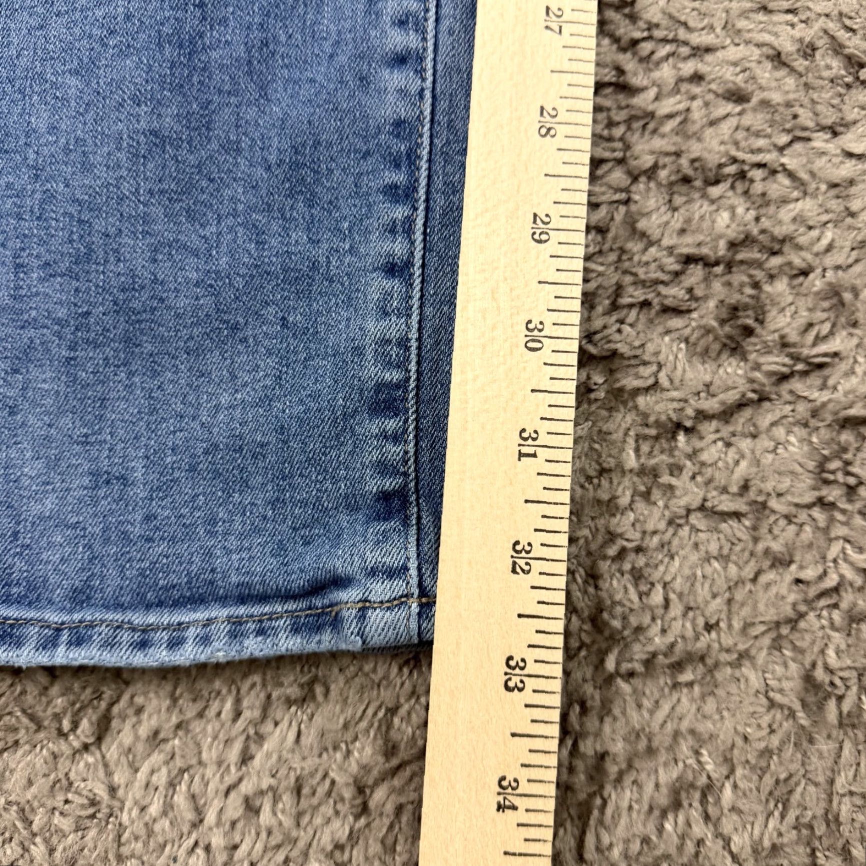 Hudson Hudson Jeans Men 34 Slim Straight Low Rise Medium Wash Denim Blake Shirt? Size US 35 - 6 Thumbnail