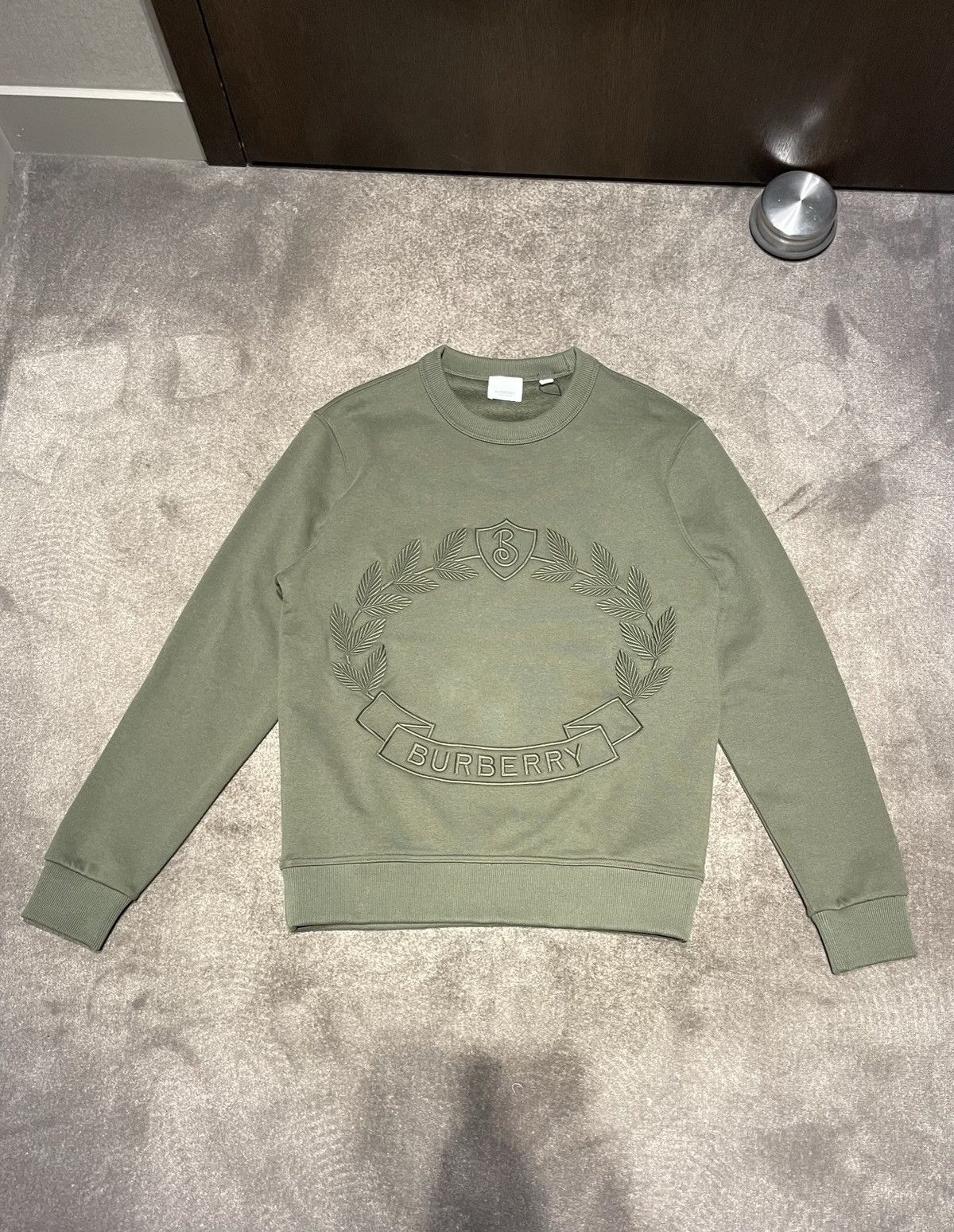 image of Burberry Laurel Crest Logo Sweatshirt in Green, Men's (Size XS)