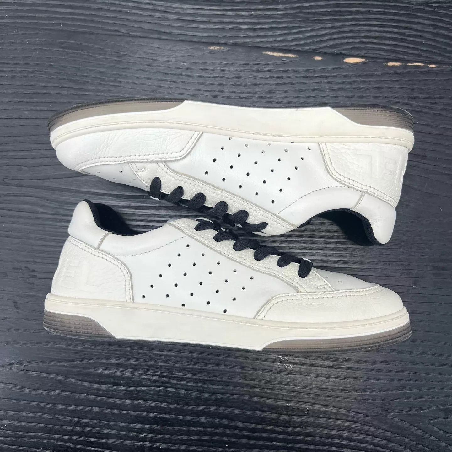 Chanel Chanel 22p B&W Sneakers 40 Size US 7 / EU 40 - 2 Thumbnail