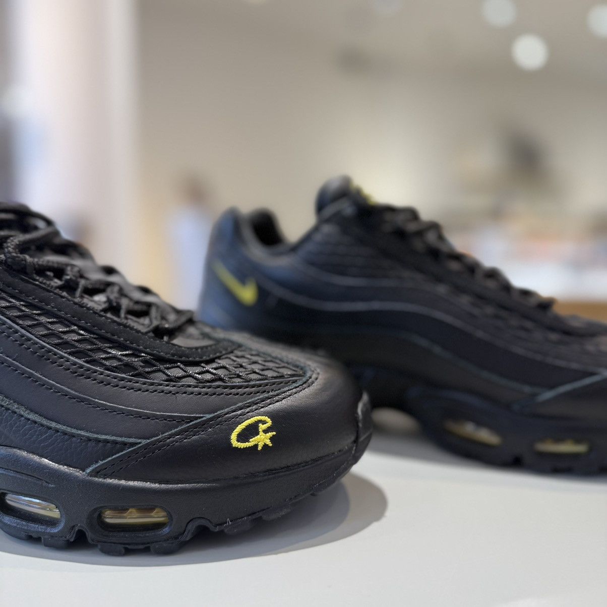 Corteiz × Nike Nike Air Max 95 Corteiz Honey Black Size US 9 / EU 42 - 2 Thumbnail