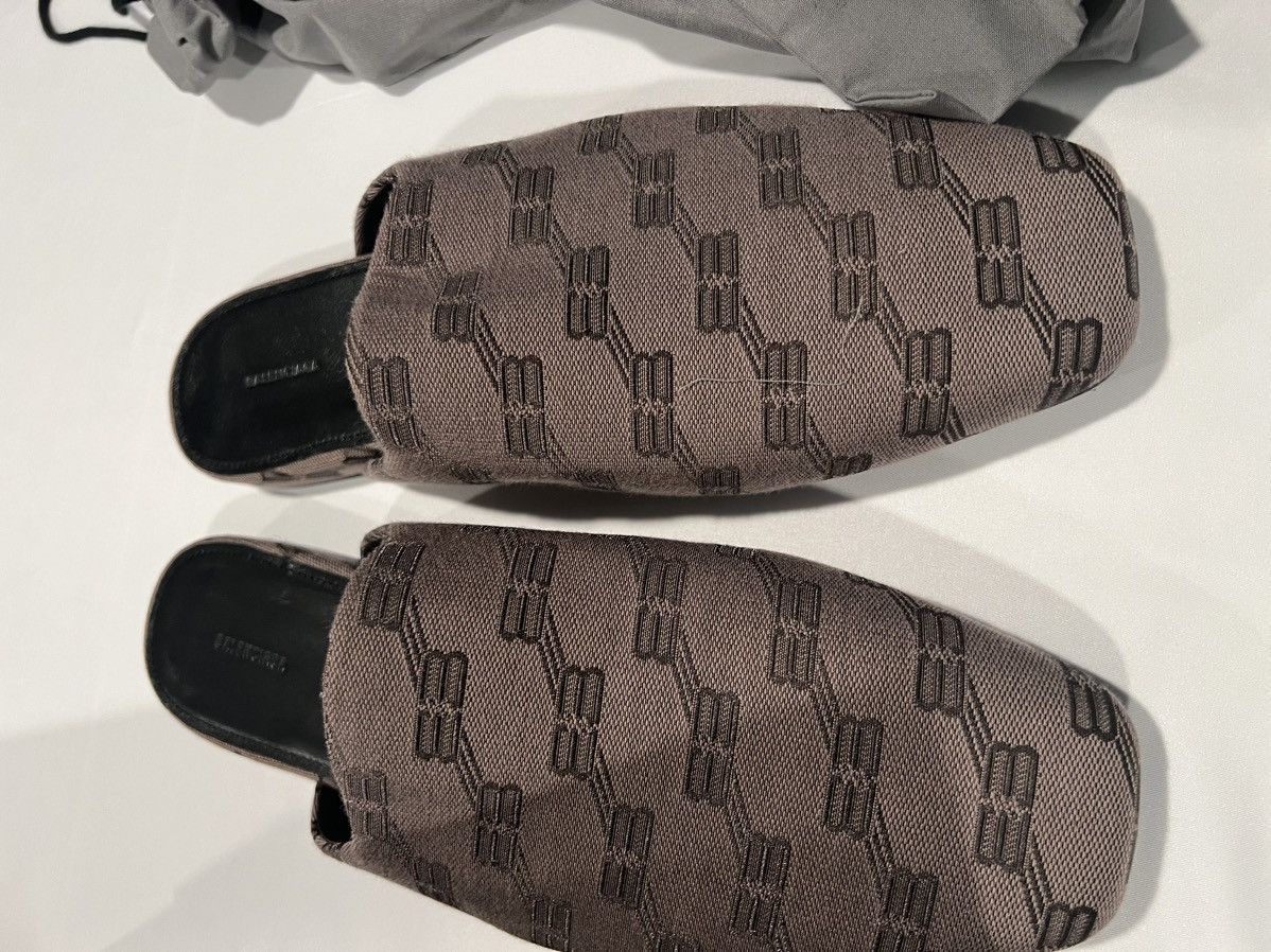 Balenciaga Balenciaga mens slides. 44/11. $690 Size US 11 / EU 44 - 3 Thumbnail