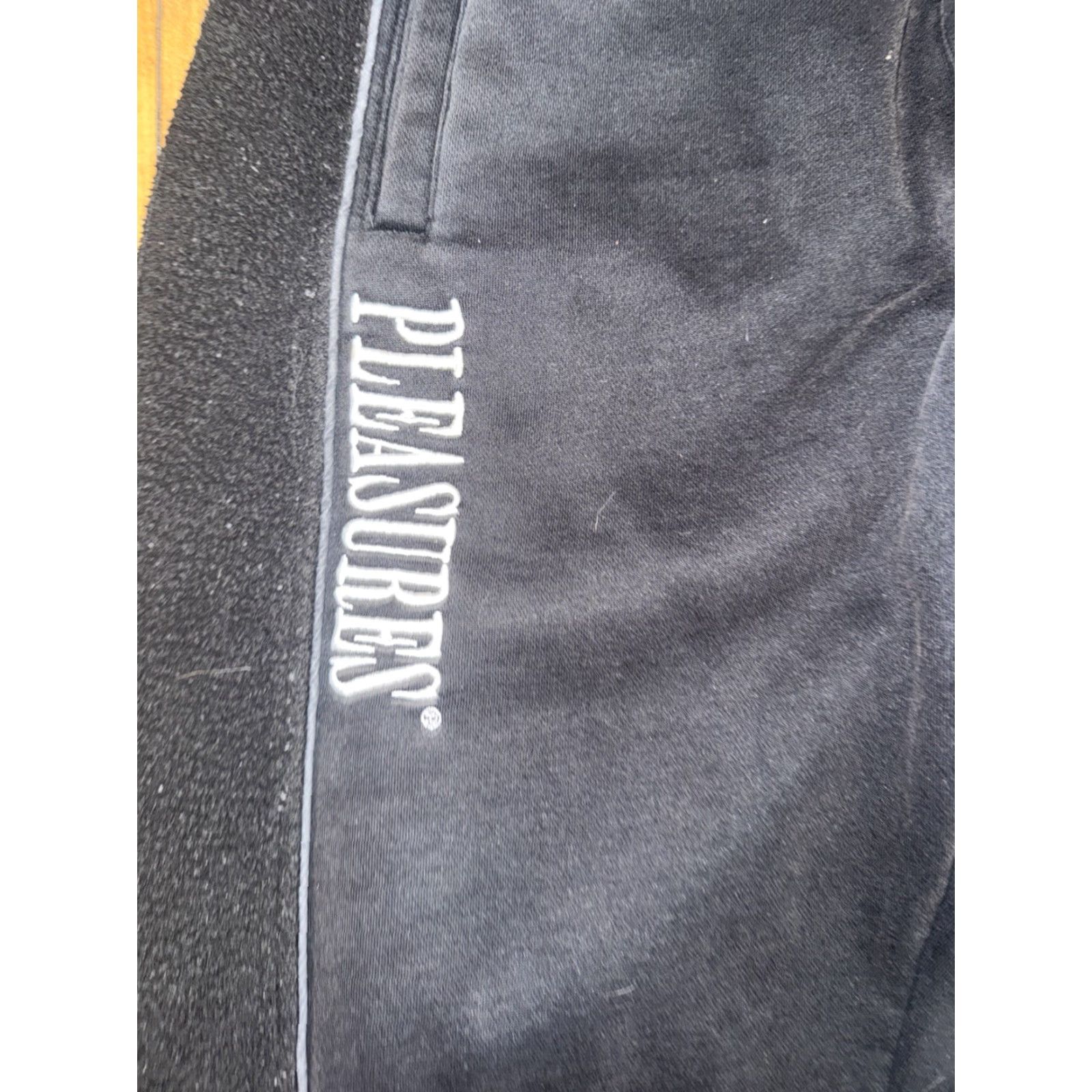 Pleasures Pleasures Sweatpants Fleece-Lined Black XX-Large 38x32 Embroidered Logo Streetwear Relaxed Mens Pants Size US 39 - 2 Thumbnail