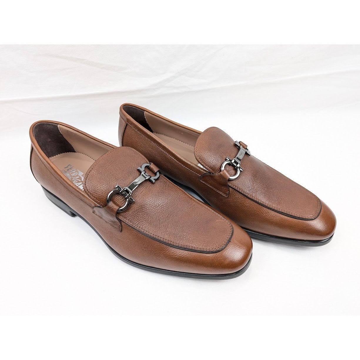 Salvatore Ferragamo o1rshd1 Radica Pebble Calf Loafers in Brown Size US 11 / EU 44 - 15 Thumbnail