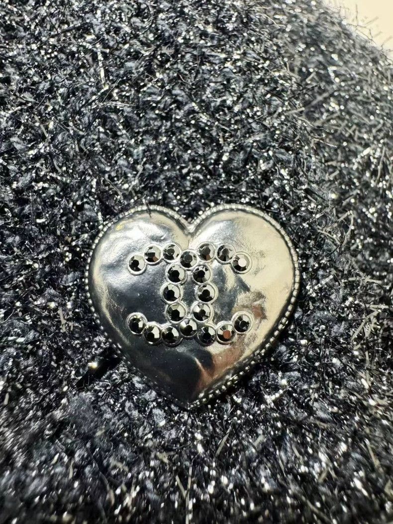 Chanel Chanel Black shiny heart button short coat Size XXS / US 00 / IT 34 - 4 Thumbnail