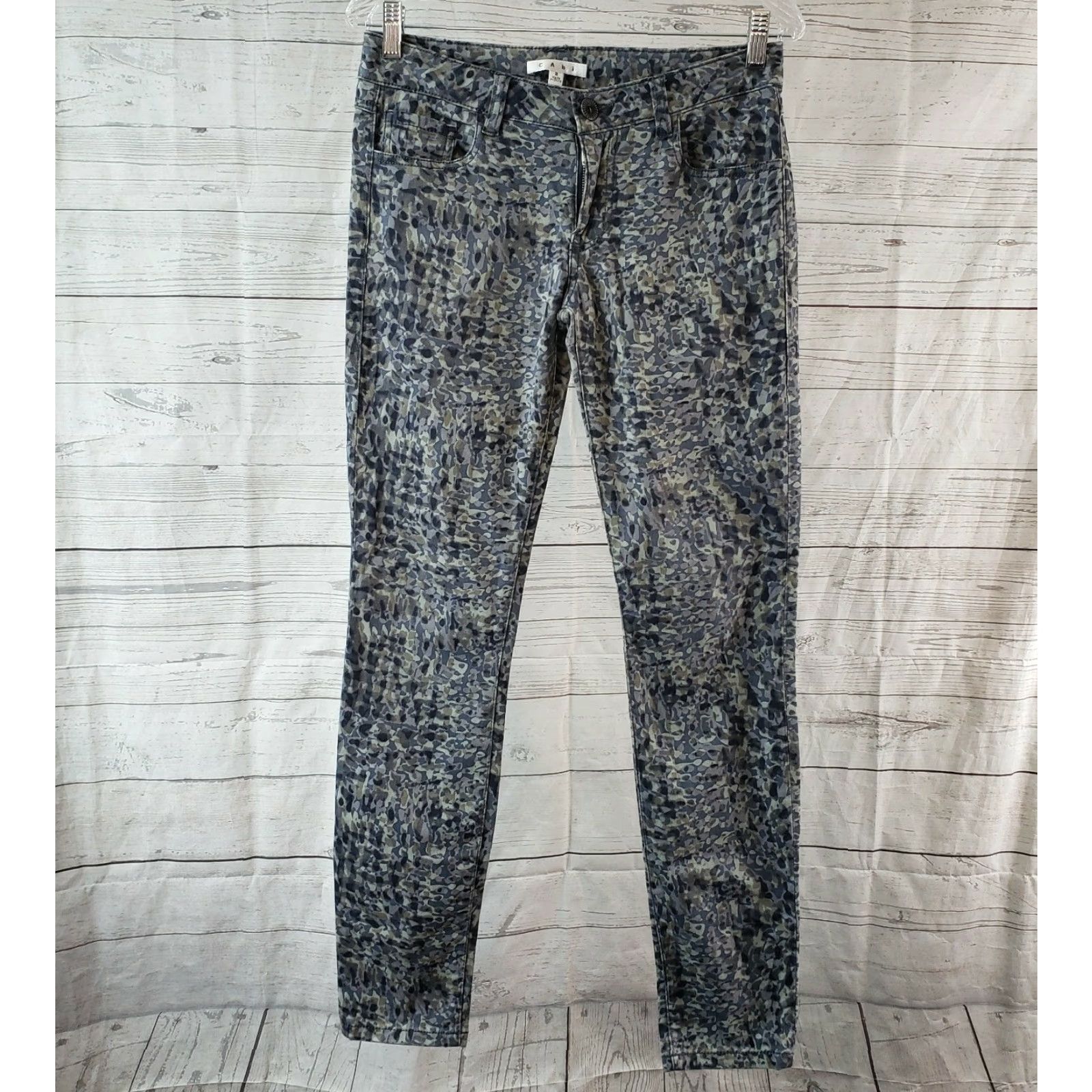 Vintage CAbi 604 Womens Modern Camo Skinny Jeans Sz 2 Gray Blue Low Rise Denim Cotton Blend Inseam 30 Womens Size 26" / US 2 / IT 38 - 2 Thumbnail