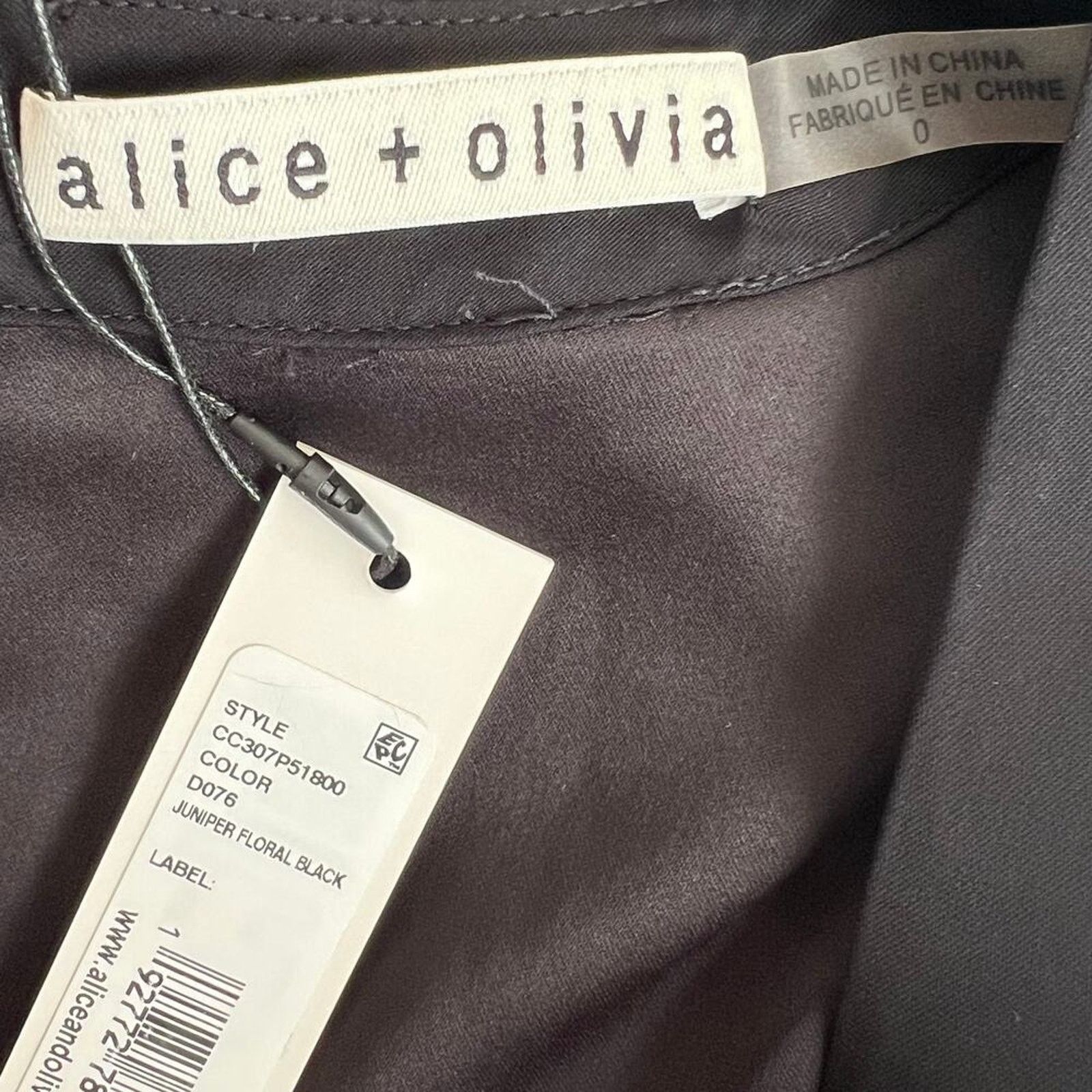 Alice + Olivia Alice + Oliva Walda Black Floral-Print Satin Jumpsuit, US0 Size 26" / US 2 / IT 38 - 11 Thumbnail