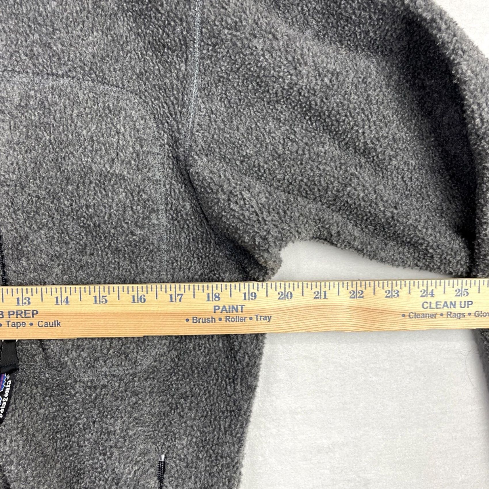 Patagonia VINTAGE Patagonia Jacket Mens Small Gray Full Zip Fleece Deep Pile Made In USA Size US S / EU 44-46 / 1 - 6 Thumbnail