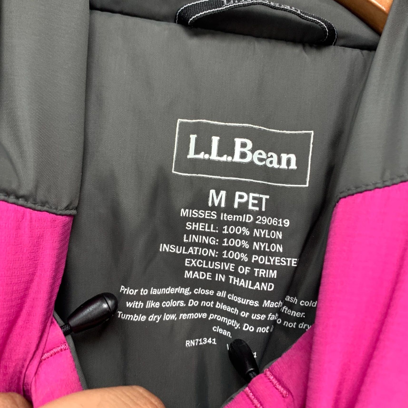 Vintage VINTAGE LL Bean Puffer Jacket Womens Medium Petite Pink Fuchsia Hooded Insulated 19x25 Size M / US 6-8 / IT 42-44 - 3 Thumbnail