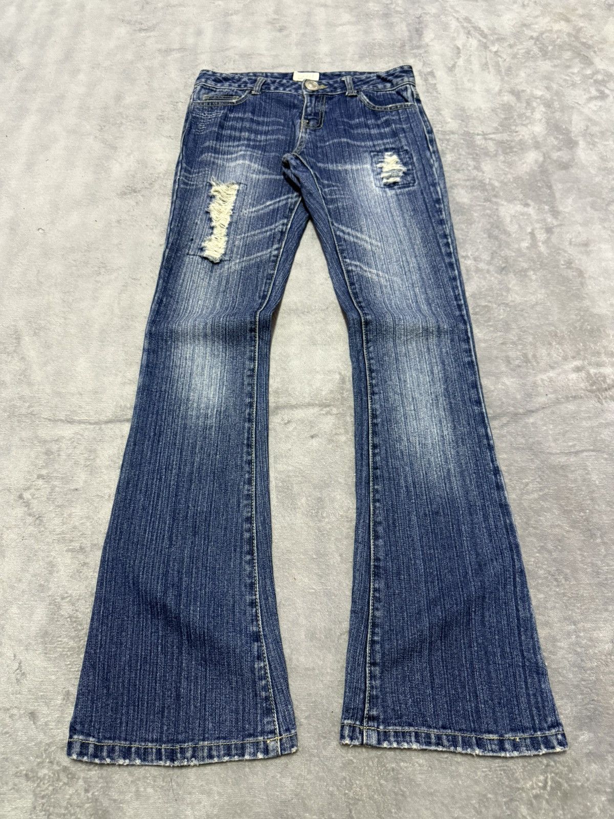 Japanese Brand Awesome Denim Paradise Distressed Embroidered Flare Jeans Size 28" / US 6 / IT 42 - 2 Thumbnail
