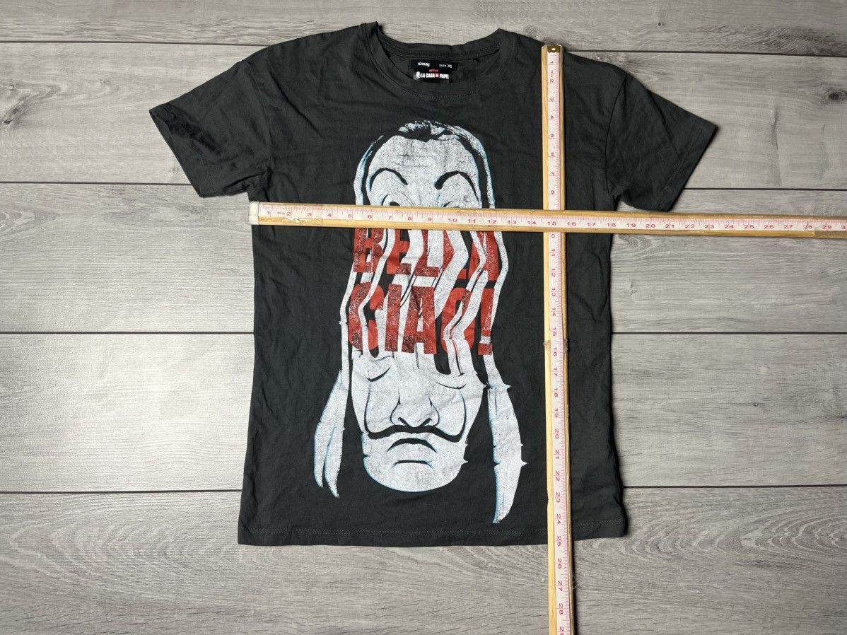 Band Tees Netflix La gasa de papel tshirt movie size Xs/S Size US S / EU 44-46 / 1 - 5 Thumbnail