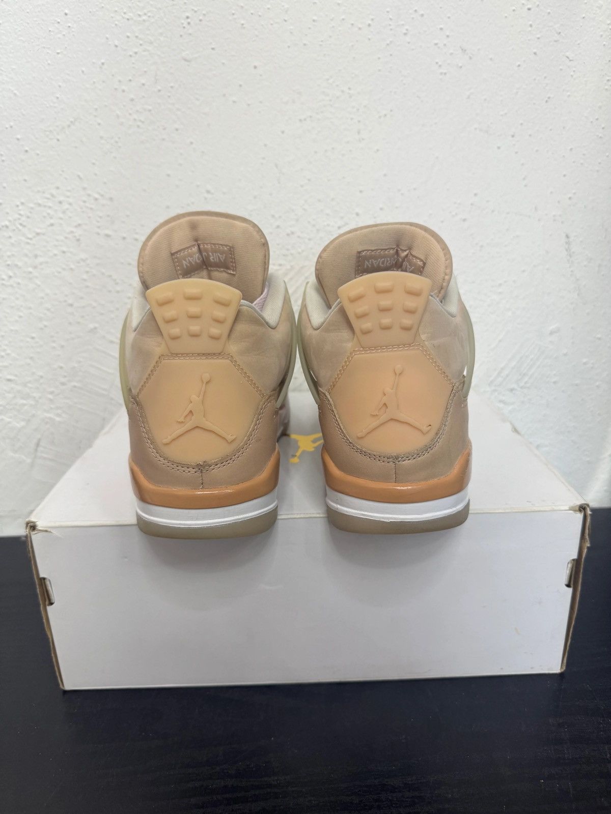 Jordan Brand Jordan 4 Shimmer size 6 Size US 6 / EU 39 - 2 Thumbnail