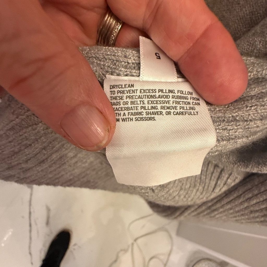 Uniqlo Women's Uniqlo Cardigan, Size L, Gray Size L / US 10 / IT 46 - 8 Thumbnail