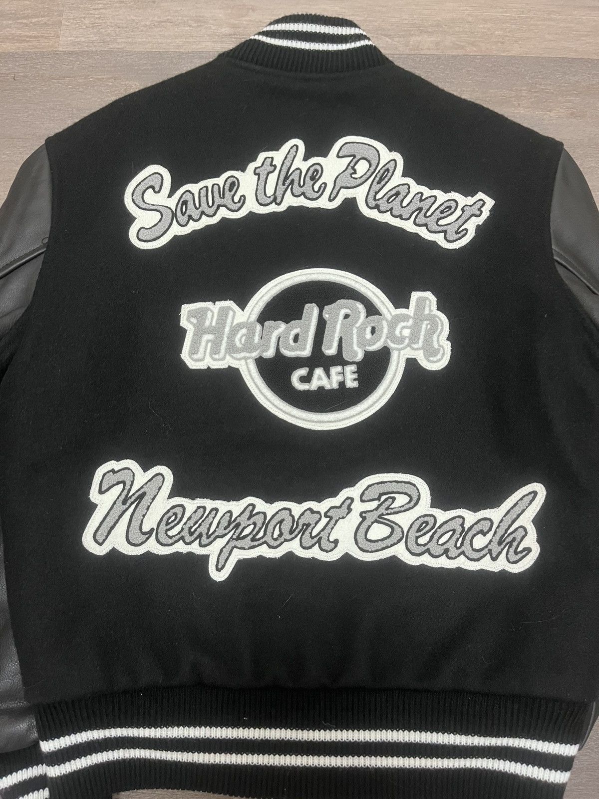 Planet Hollywood Vintage 90s Planet Hollywood Save the Planet Newport Beach Size US S / EU 44-46 / 1 - 4 Thumbnail