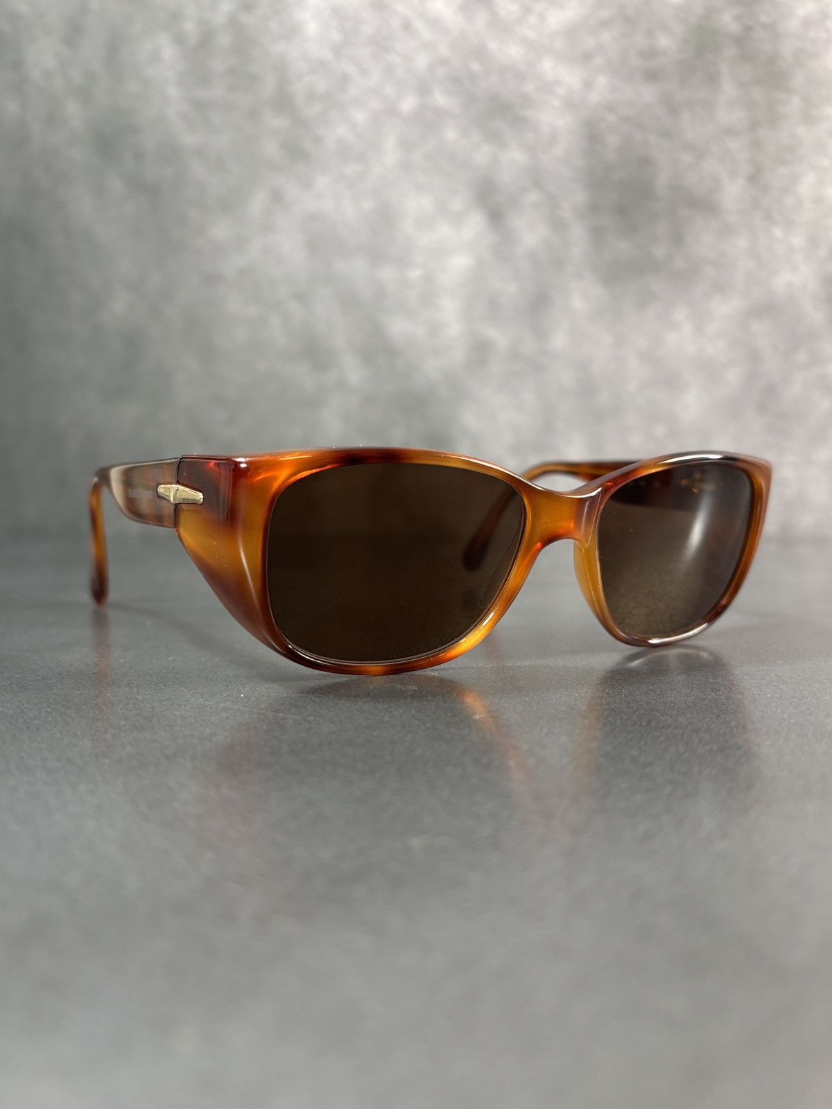 Giorgio Armani 1990s Vintage Giorgio Armani Sunglasses GA835 Tortoise 80s Size ONE SIZE - 21 Thumbnail