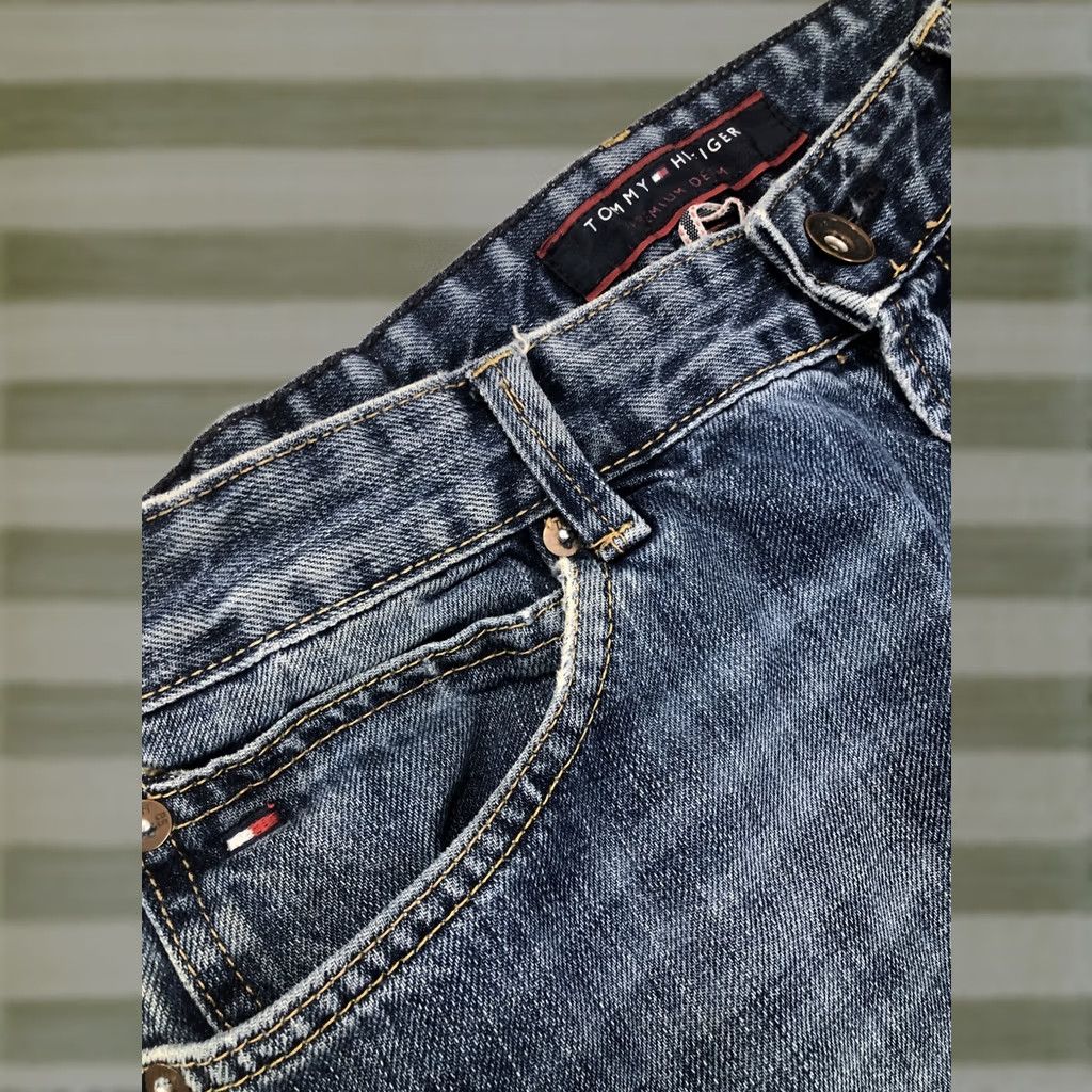 Tommy Hilfiger VINTAGE Tommy Hilfiger Jeans Mens 31X32.5 Blue Straight Zip Up Medium Wash Jeans Mens Regular Blue 5-Pocket Denim Cotton Size US 31 - 1 Thumbnail