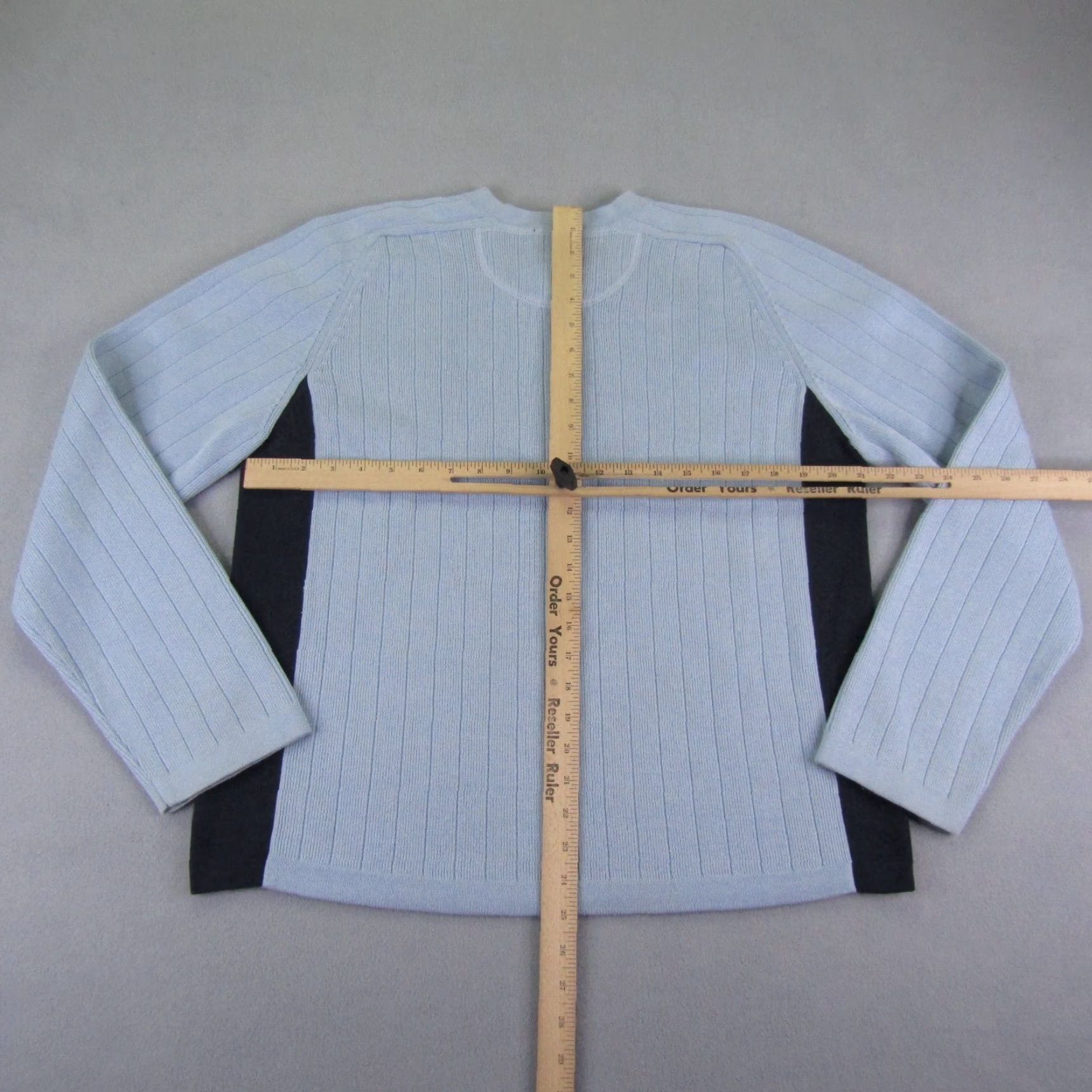 Abercrombie & Fitch VINTAGE Abercrombie & Fitch Sweater Mens XL Blue V-Neck Pullover Shirt? Size US XL / EU 56 / 4 - 7 Thumbnail