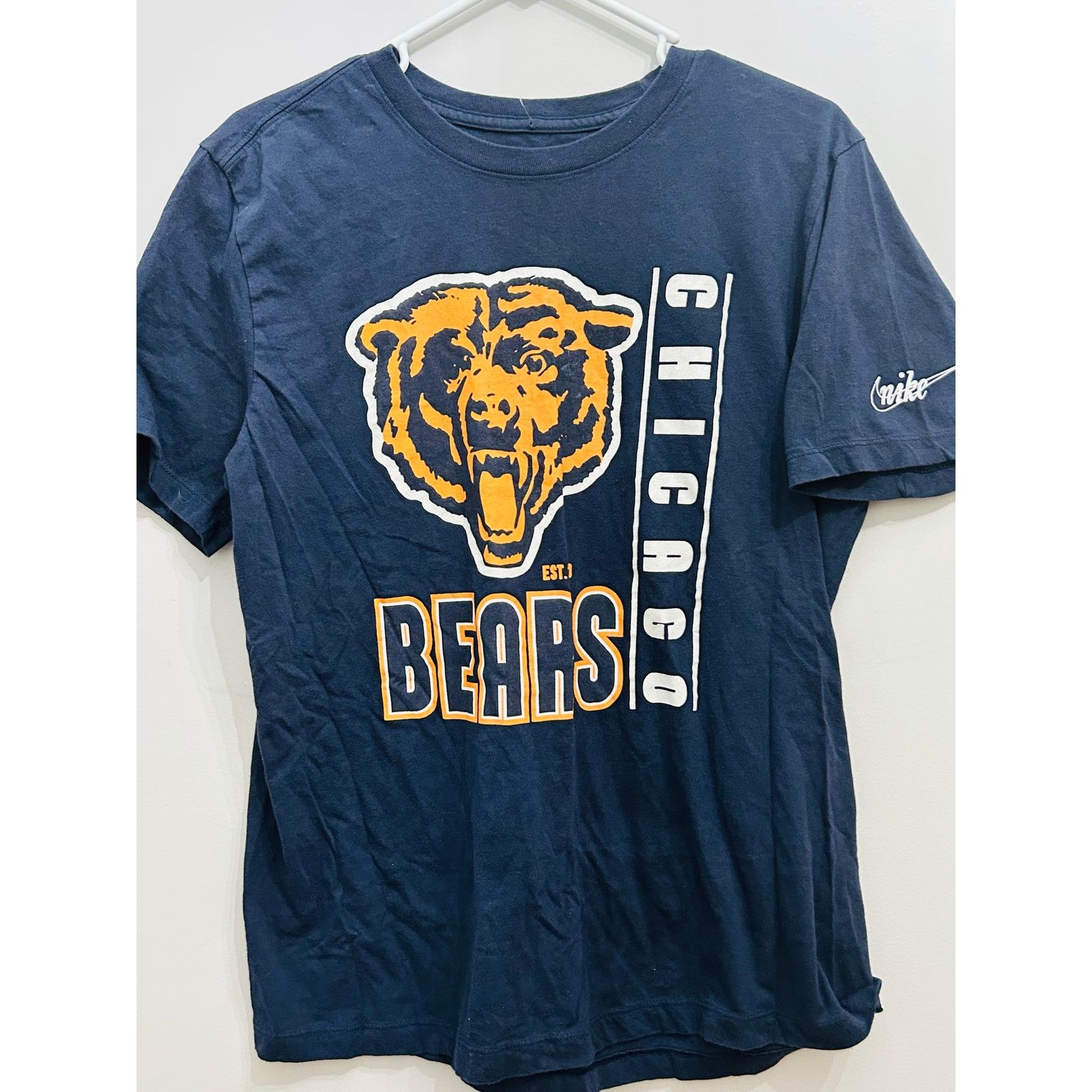 Nike Nike Chicago Bears NFL Graphic Logo The Nike Tee Size M Size US M / EU 48-50 / 2 - 3 Thumbnail
