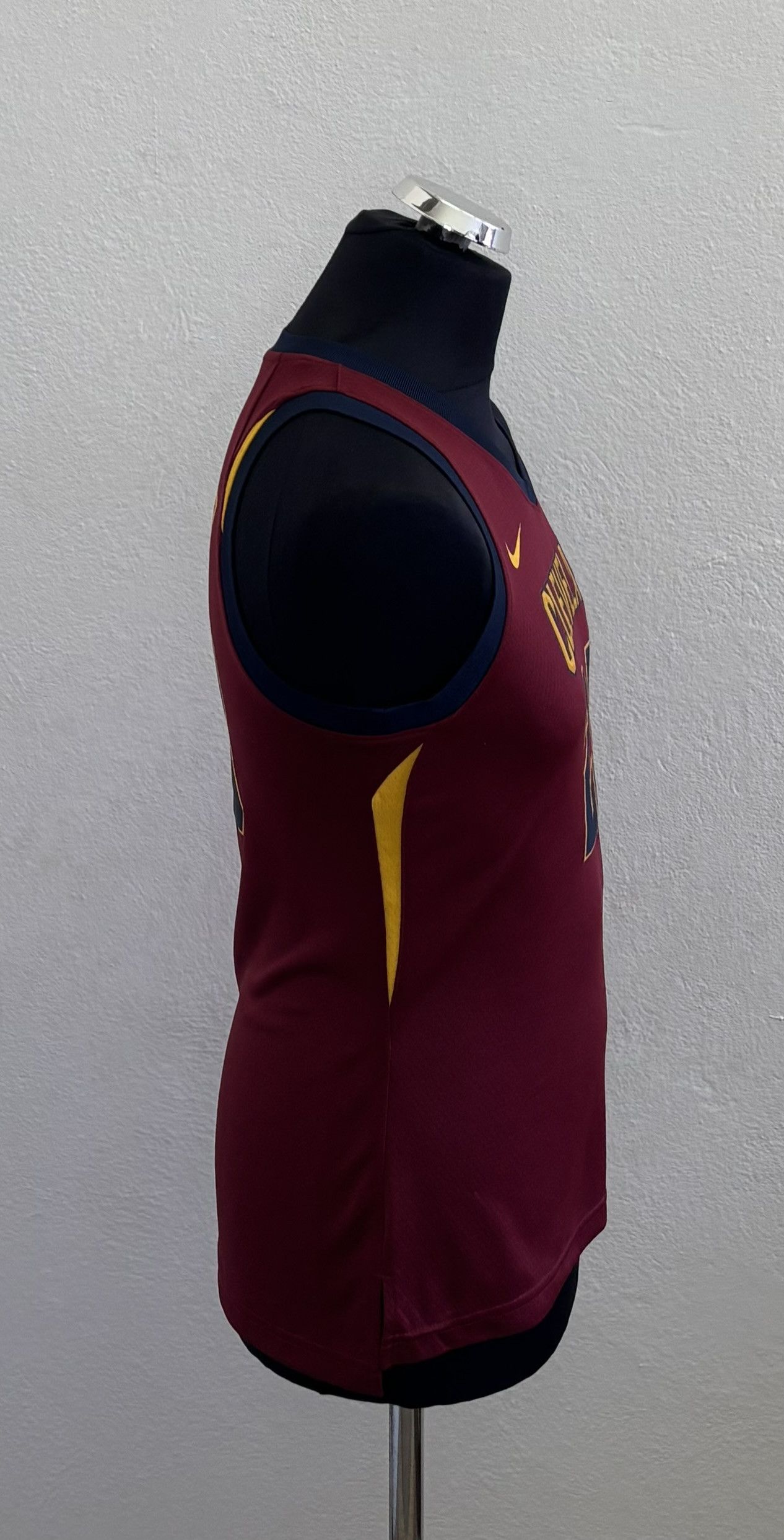 Nike Cleveland Cavaliers 2017/2021 James #23 Nike Icon Edition Size US M / EU 48-50 / 2 - 4 Thumbnail