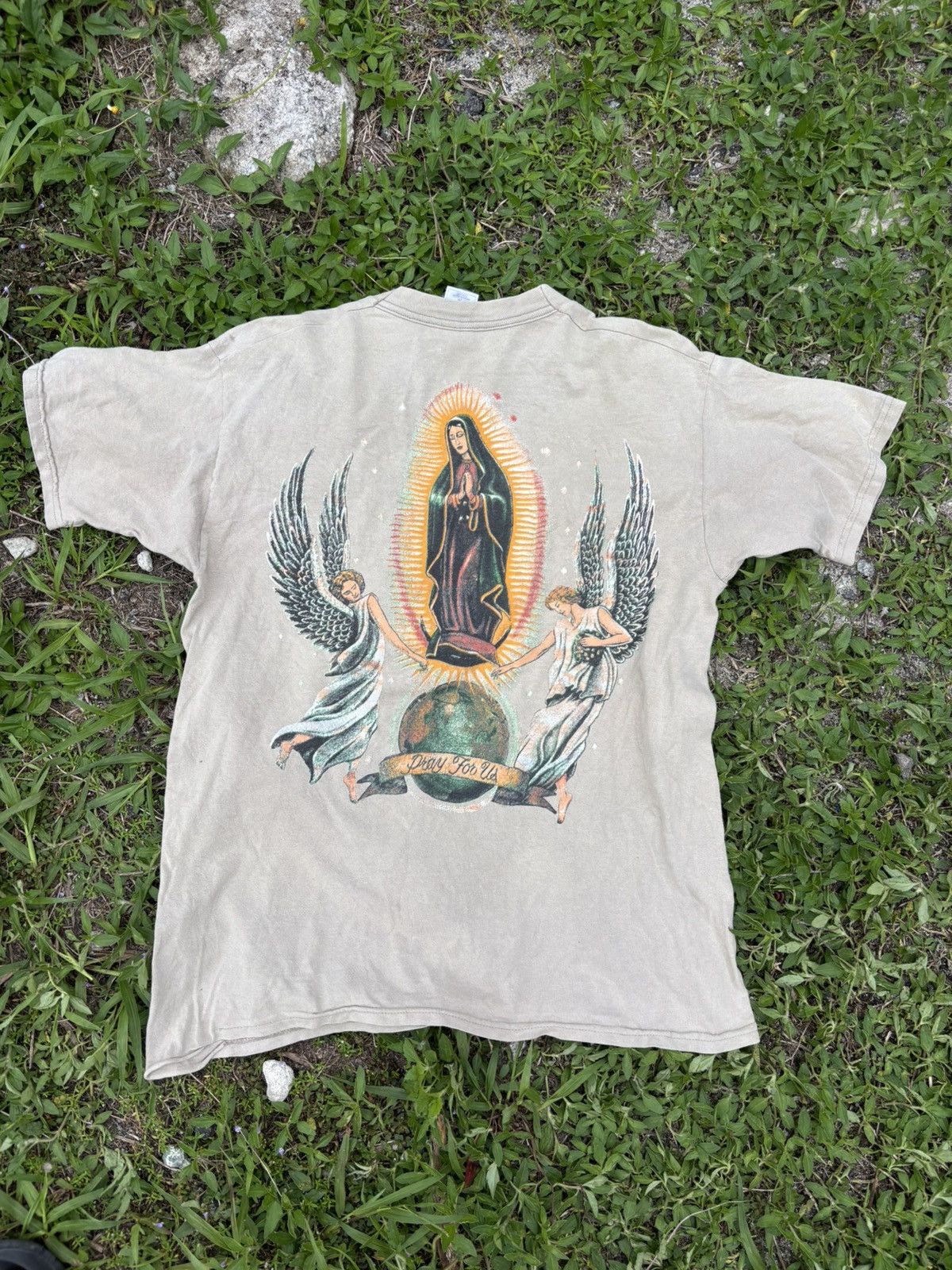 Vintage Vintage 90’s Virgin Mary Pray For Us Tshirt Size US L / EU 52-54 / 3 - 1 Thumbnail