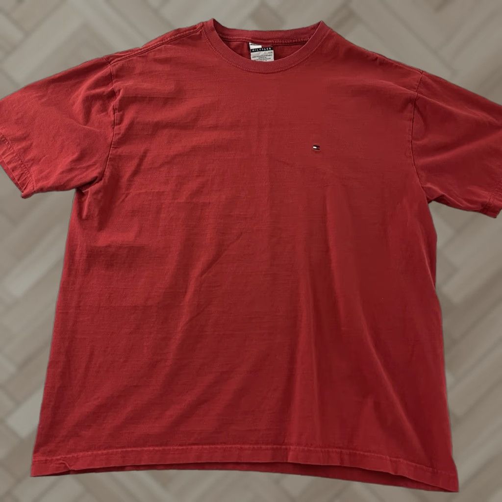 Tommy Hilfiger VINTAGE Tommy Hilfiger T-Shirt Mens XL Red 90s Solid Short Sleeve Shirt Size US XL / EU 56 / 4 - 1 Thumbnail