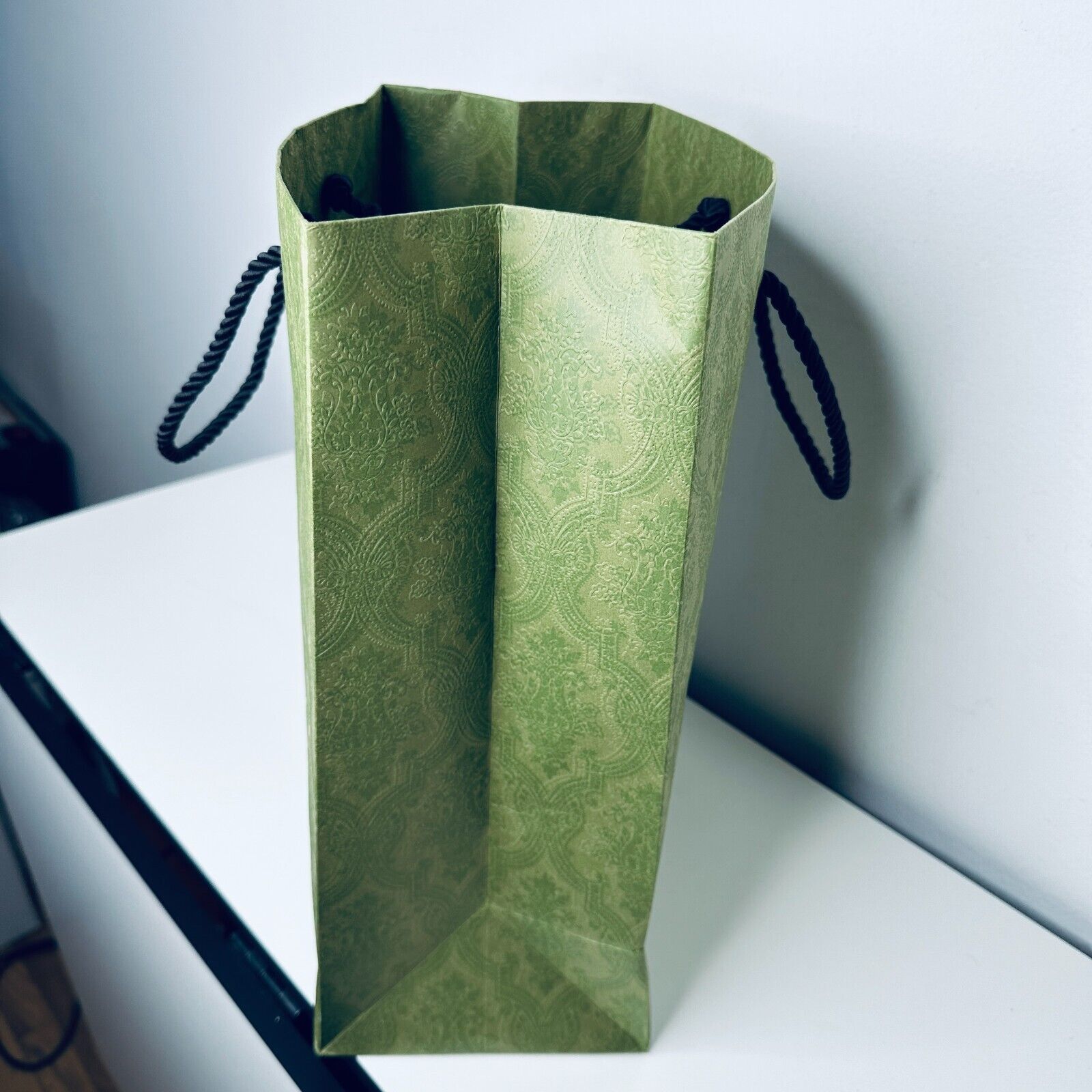 Gucci Gucci Embossed Green Black Gucci Logo Gift Bag Rope Handle Size ONE SIZE - 9 Thumbnail