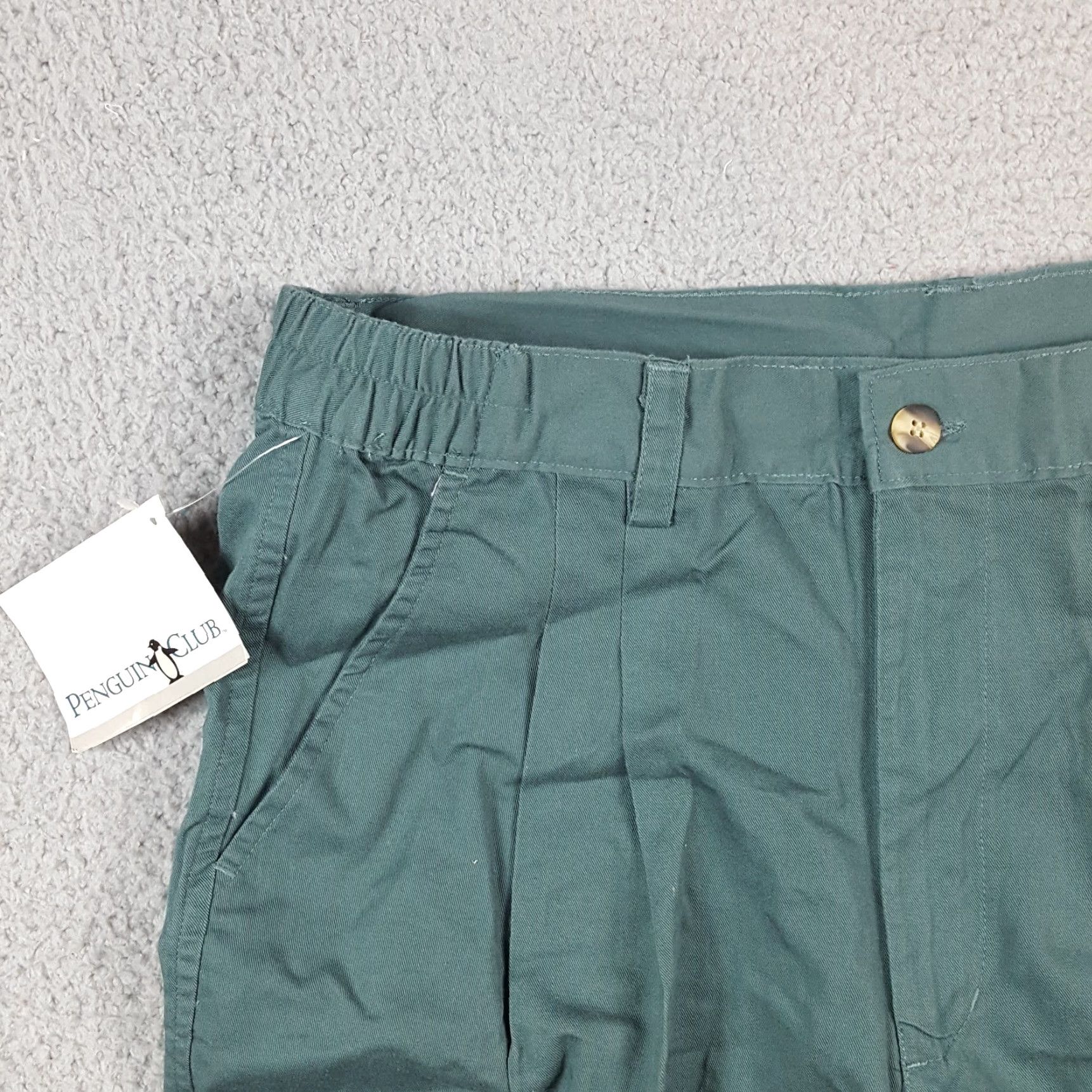 Vintage Vintage Penguin Men's Chino Shorts 32 Green Pleated Front Stretch Waist Summer Casual Retro Y2K Size US 32 / EU 48 - 2 Thumbnail