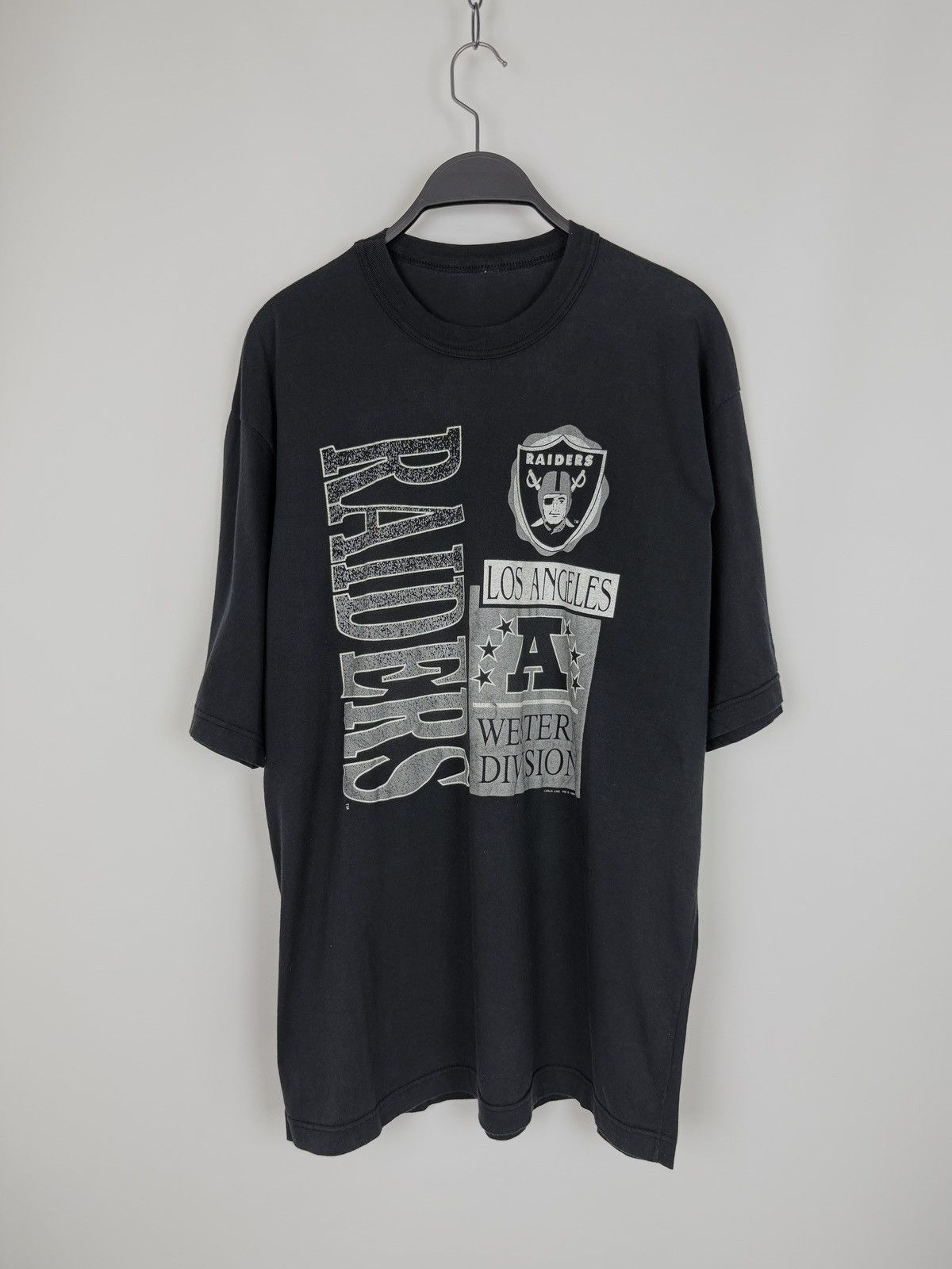 Vintage 1990’s Vintage Los Angeles Raiders NFL Graphic T-Shirt Size US XL / EU 56 / 4 - 1 Thumbnail