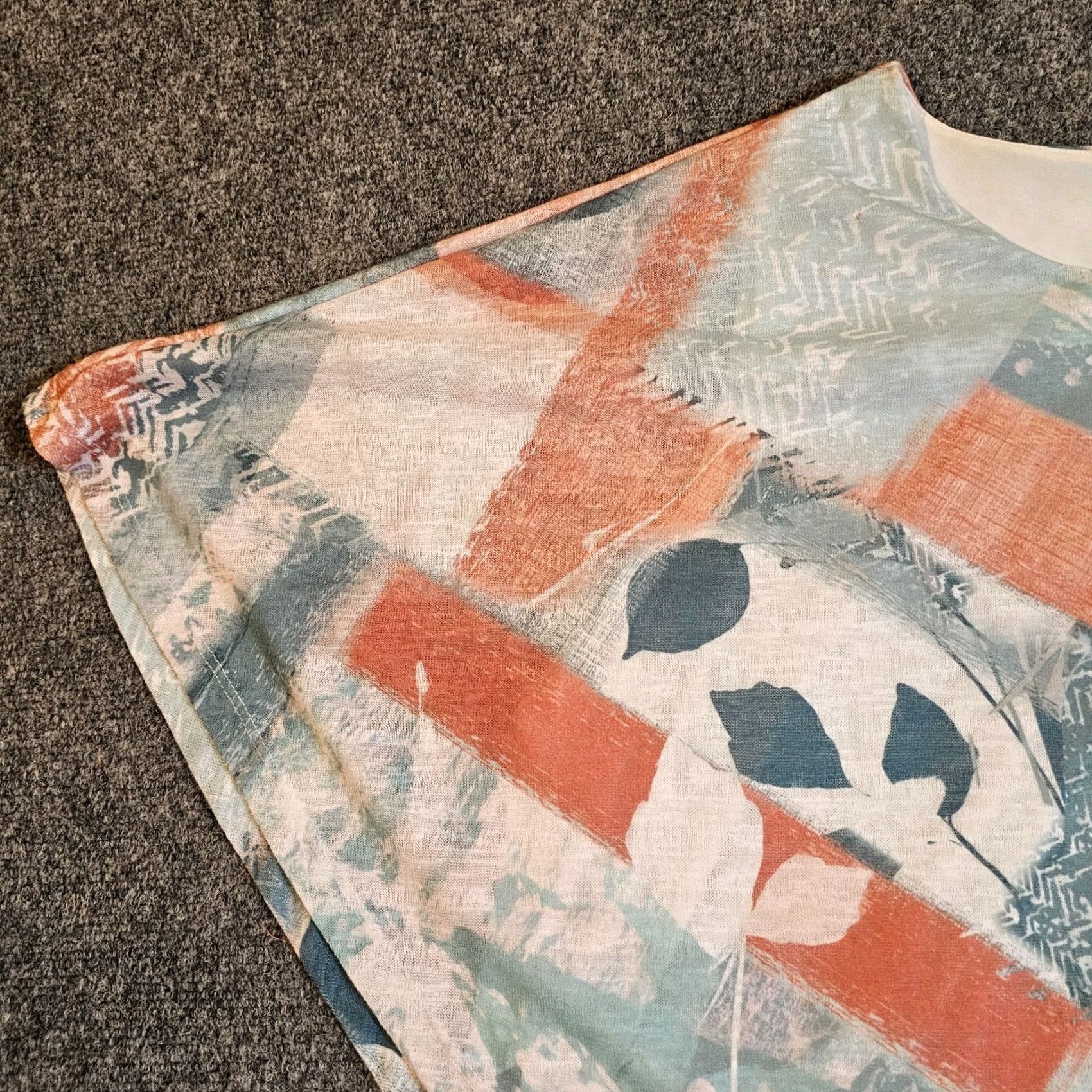 Vintage Chicos Blouse Shirt Womens Large White Blue Abstract Stretch Flowy Casual Knit Cotton Short Sleeve Round Neck Pullover" Size L / US 10 / IT 46 - 3 Thumbnail