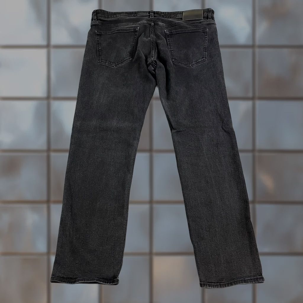 Hugo Boss HUGO BOSS Jeans Regular Tapered 38 32 Dark Wash Black Stretch Maine 3 Mens"} Size US 38 / EU 54 - 1 Thumbnail