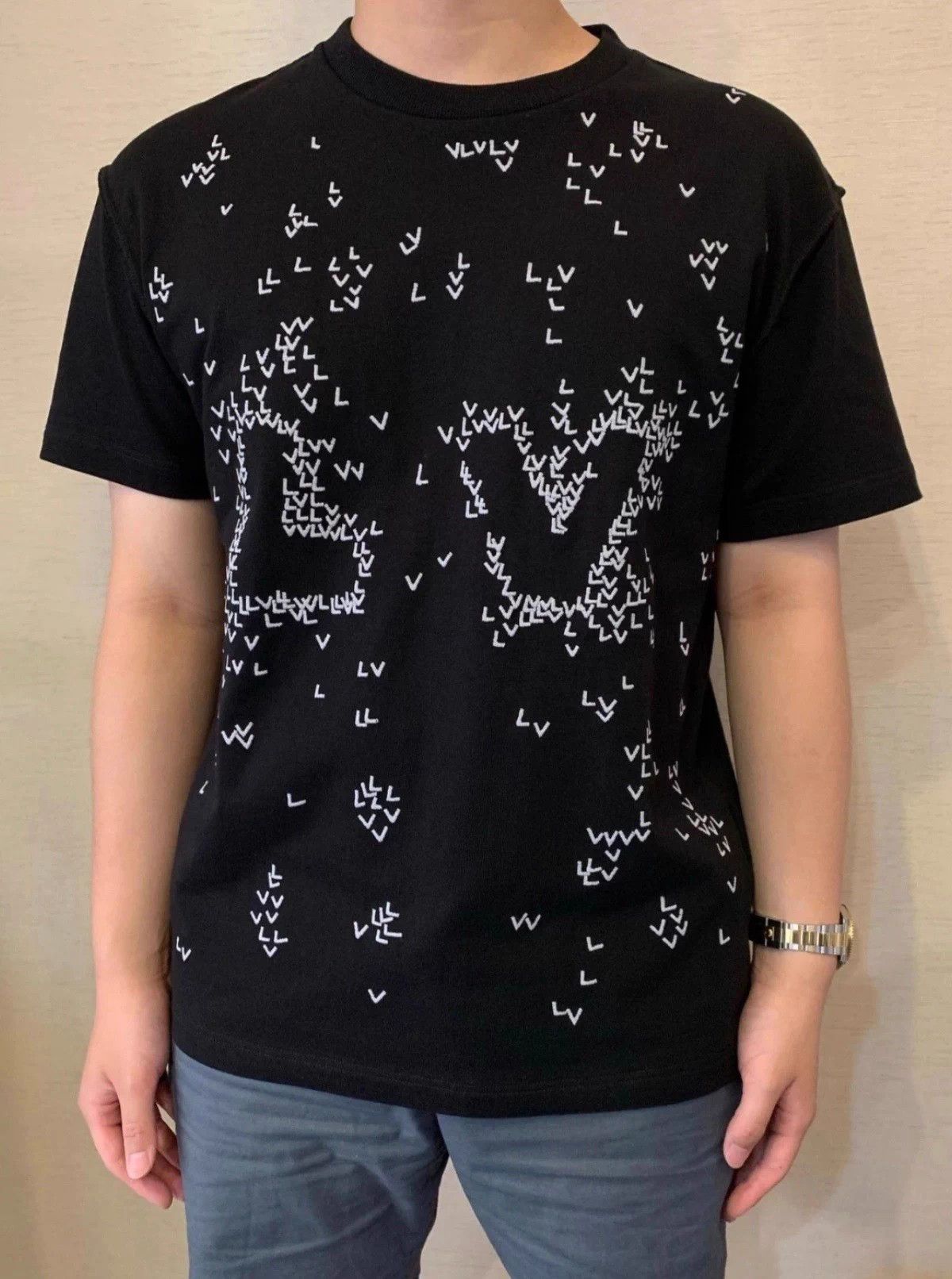 Louis Vuitton LV Logo Embroidered Plane Crewneck SS Tee Size US XL / EU 56 / 4 - 9 Thumbnail