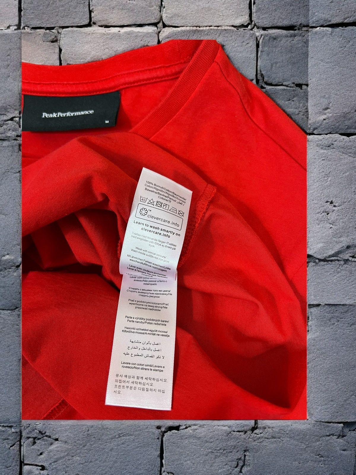 Peak Performance Peak Performance long sleeve t-shirt size S Size US S / EU 44-46 / 1 - 7 Thumbnail