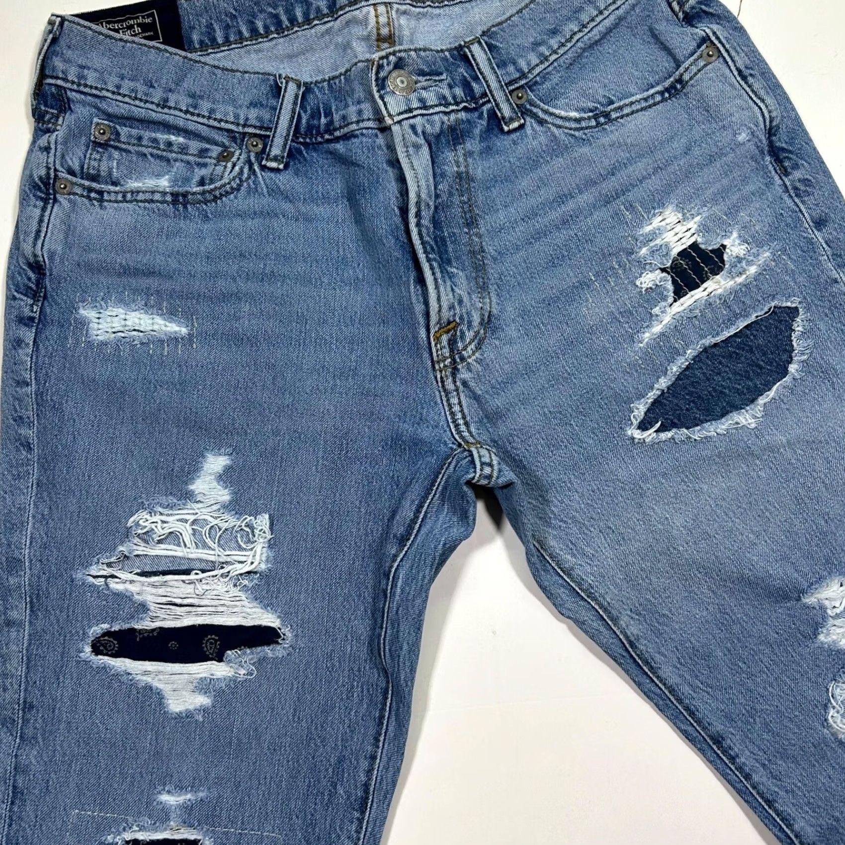Abercrombie & Fitch - Removed redundant words ("Brand: Abercrombie & Fitch") Size US 32 / EU 48 - 4 Thumbnail