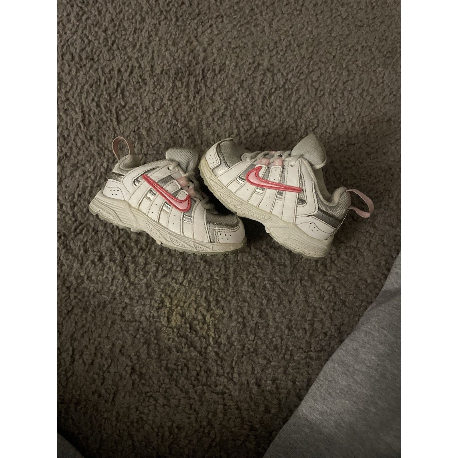 Nike Size 5c-Nike Air Max P2 Toddler Shoes White Pink 386609-061 Size US 5 / EU 37 - 2 Thumbnail
