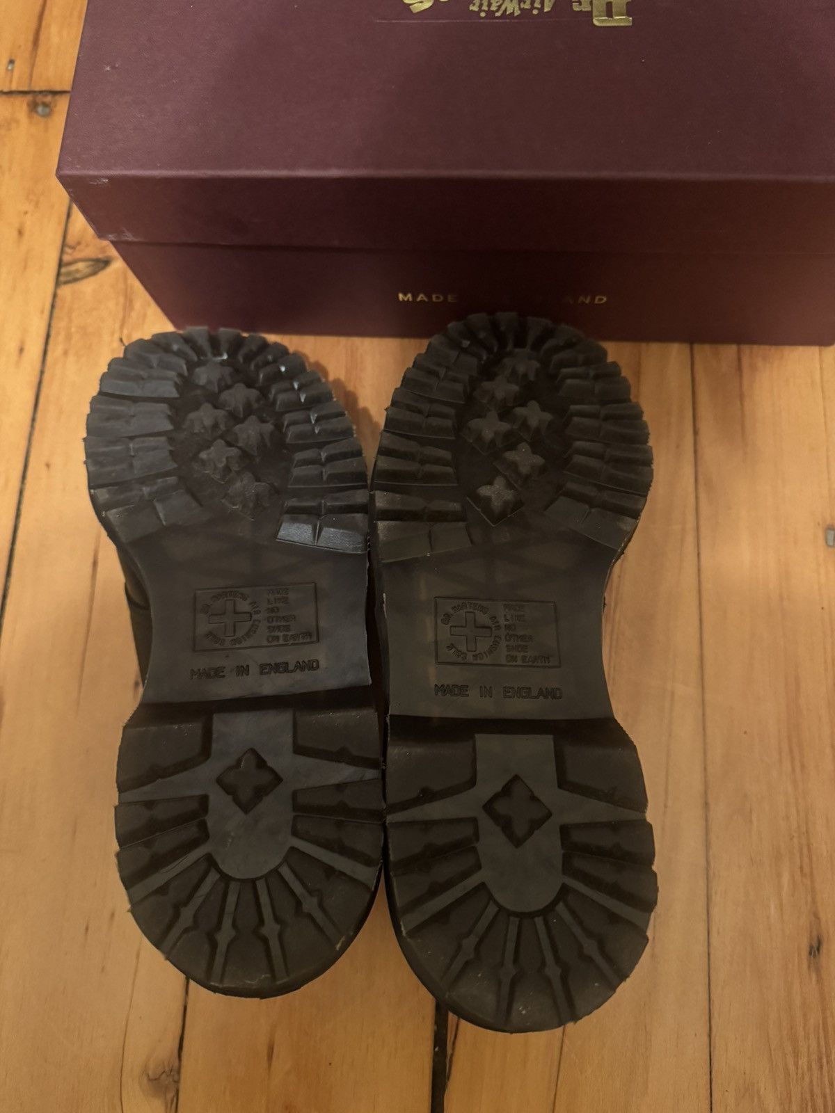 Dr. Martens Dr. Martens Made in England 1461 Size US 9 / EU 42 - 4 Thumbnail